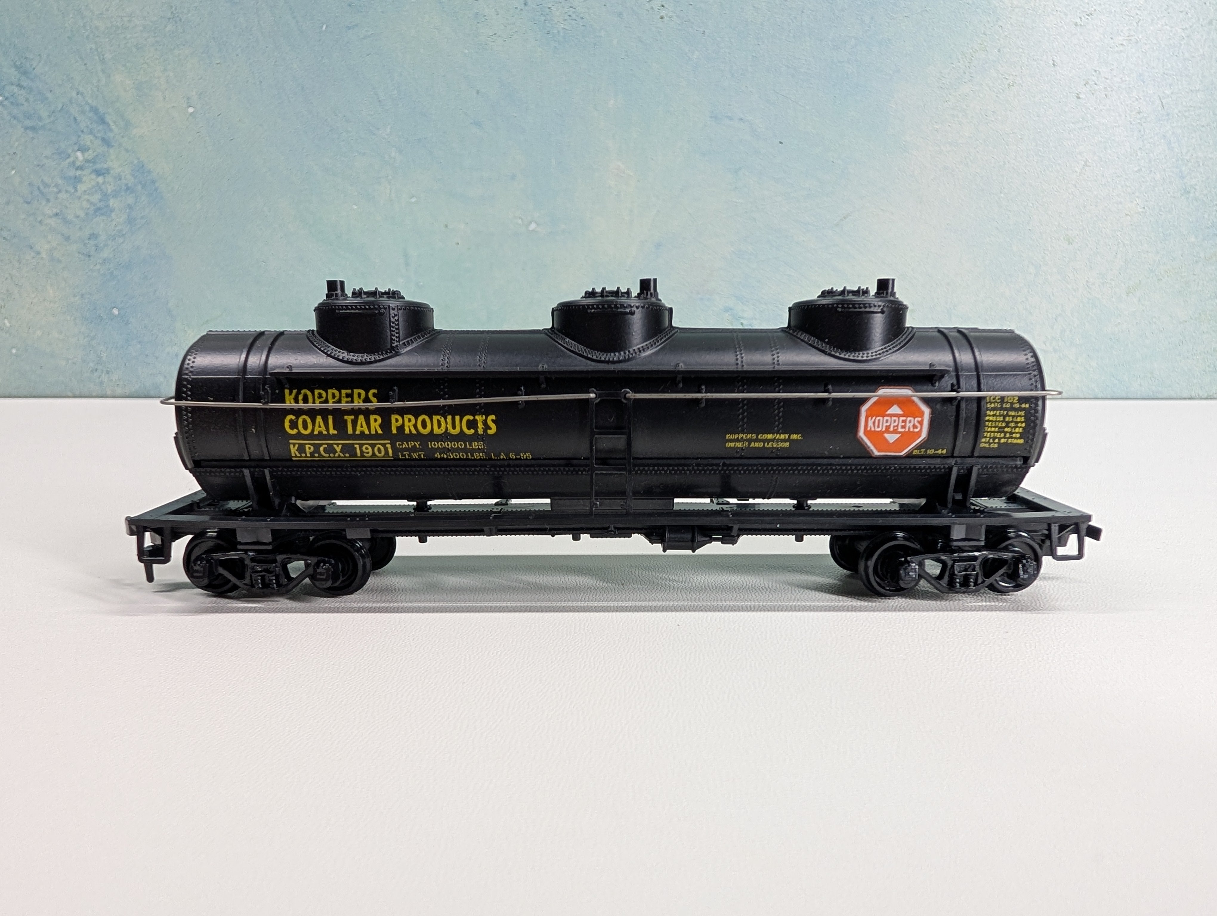 USED Athearn HO Scale Triple Dome Tank Car Koppers Coal Tar KPCX #1901