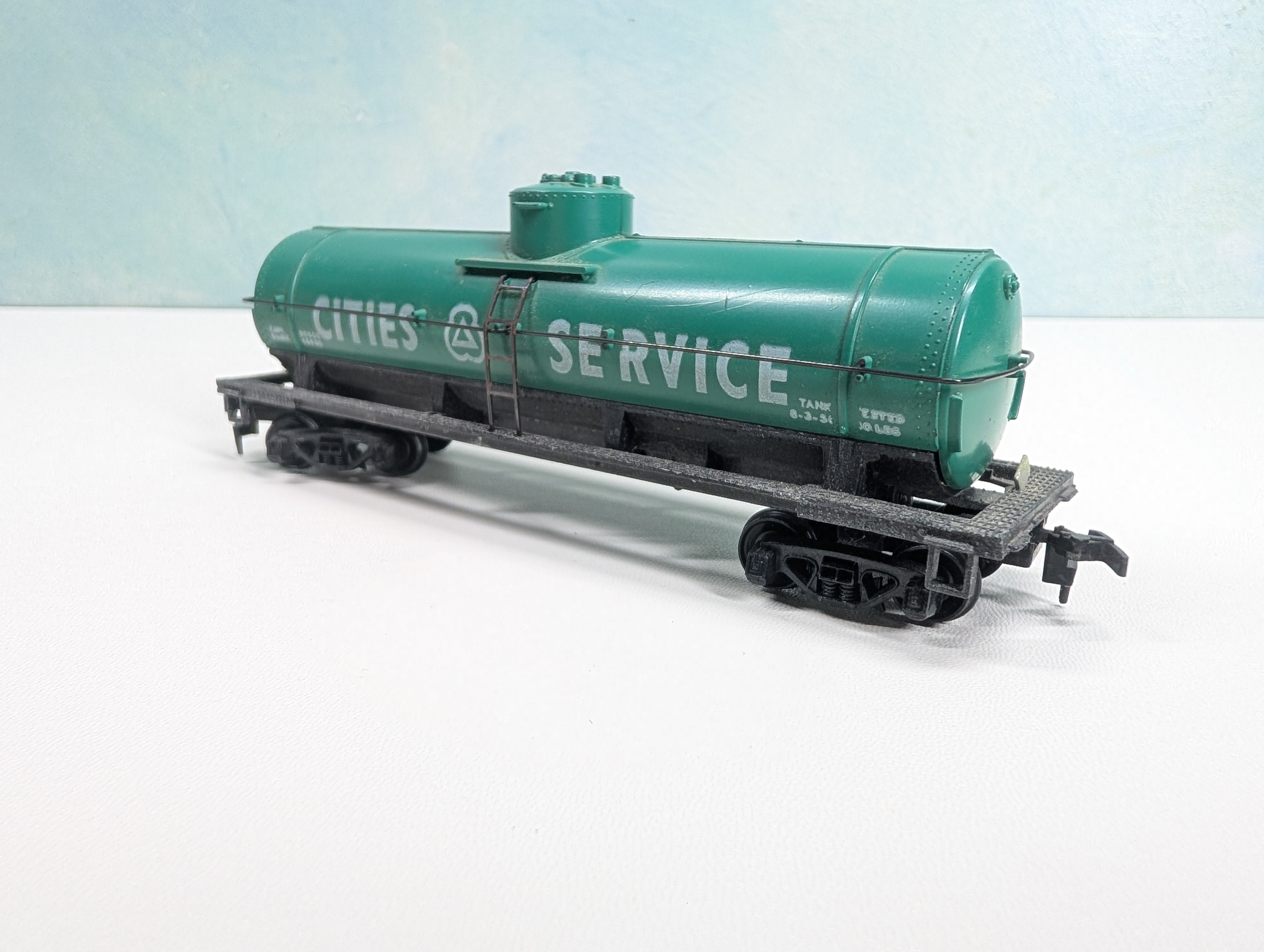 USED Mantua HO Scale Single Dome Tank Car Cities Service