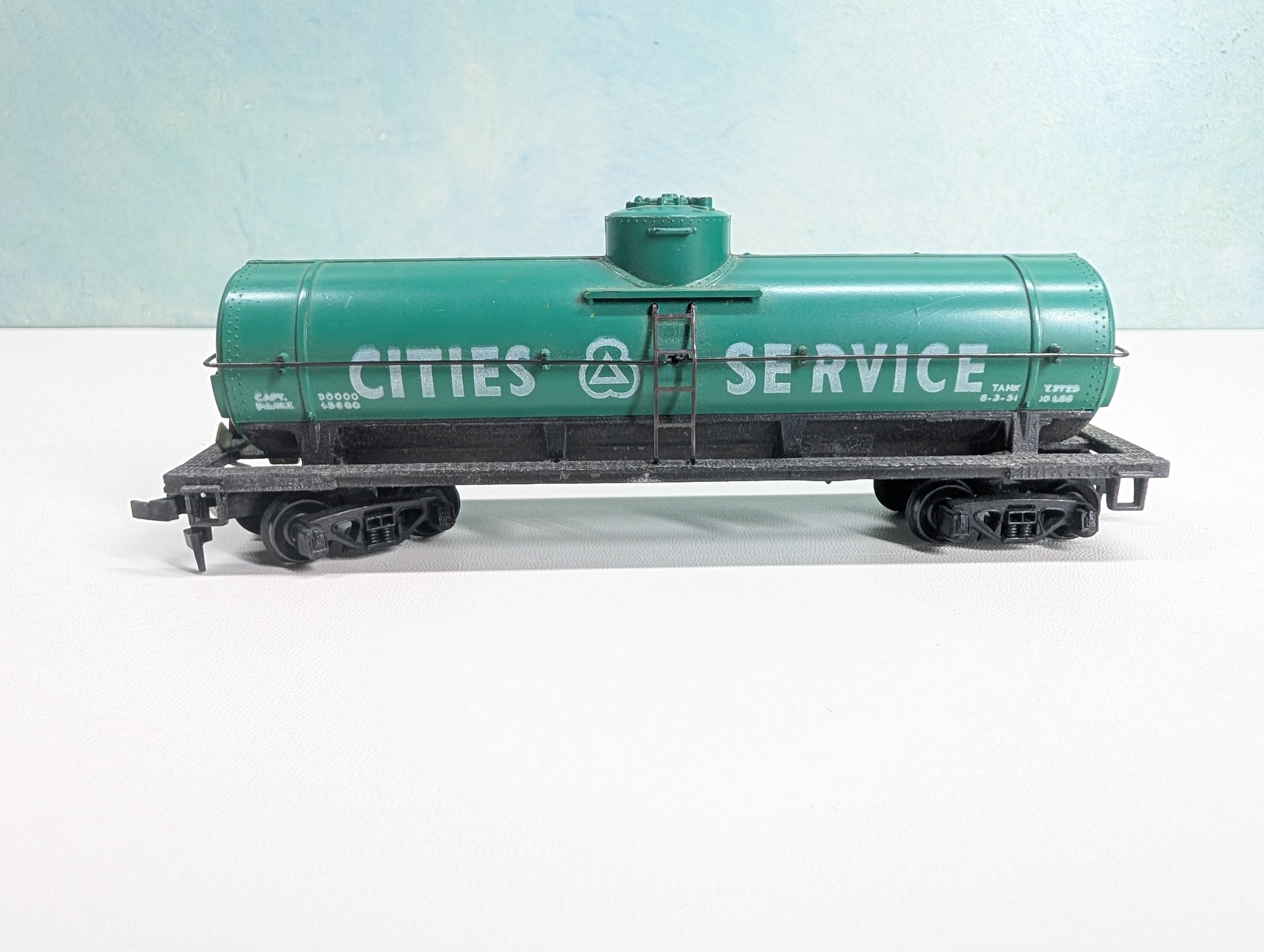 USED Mantua HO Scale Single Dome Tank Car Cities Service