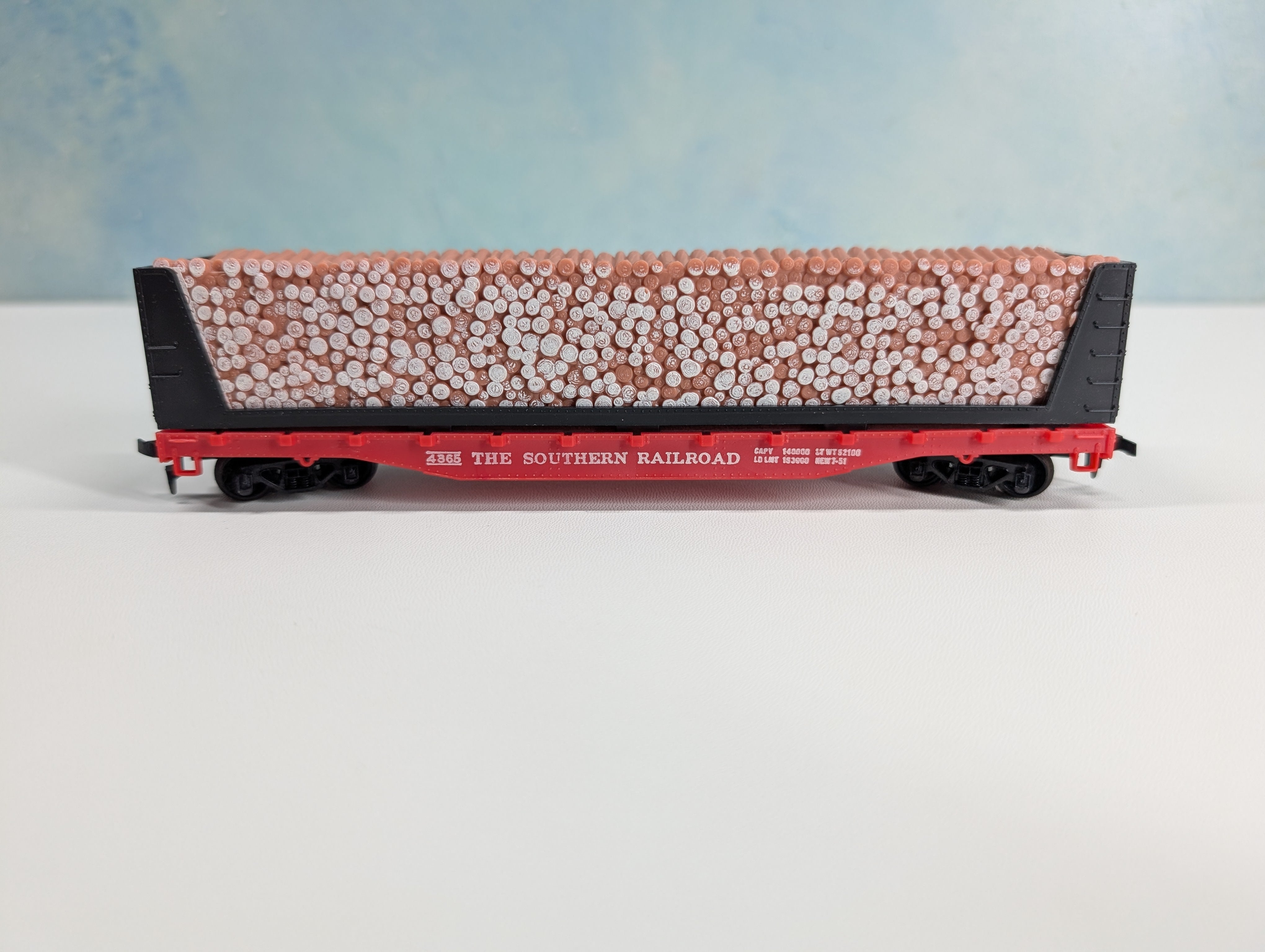 USED Tyco HO Scale 50' Bulkhead Flat Car w/ Pulpwood Southern #4365