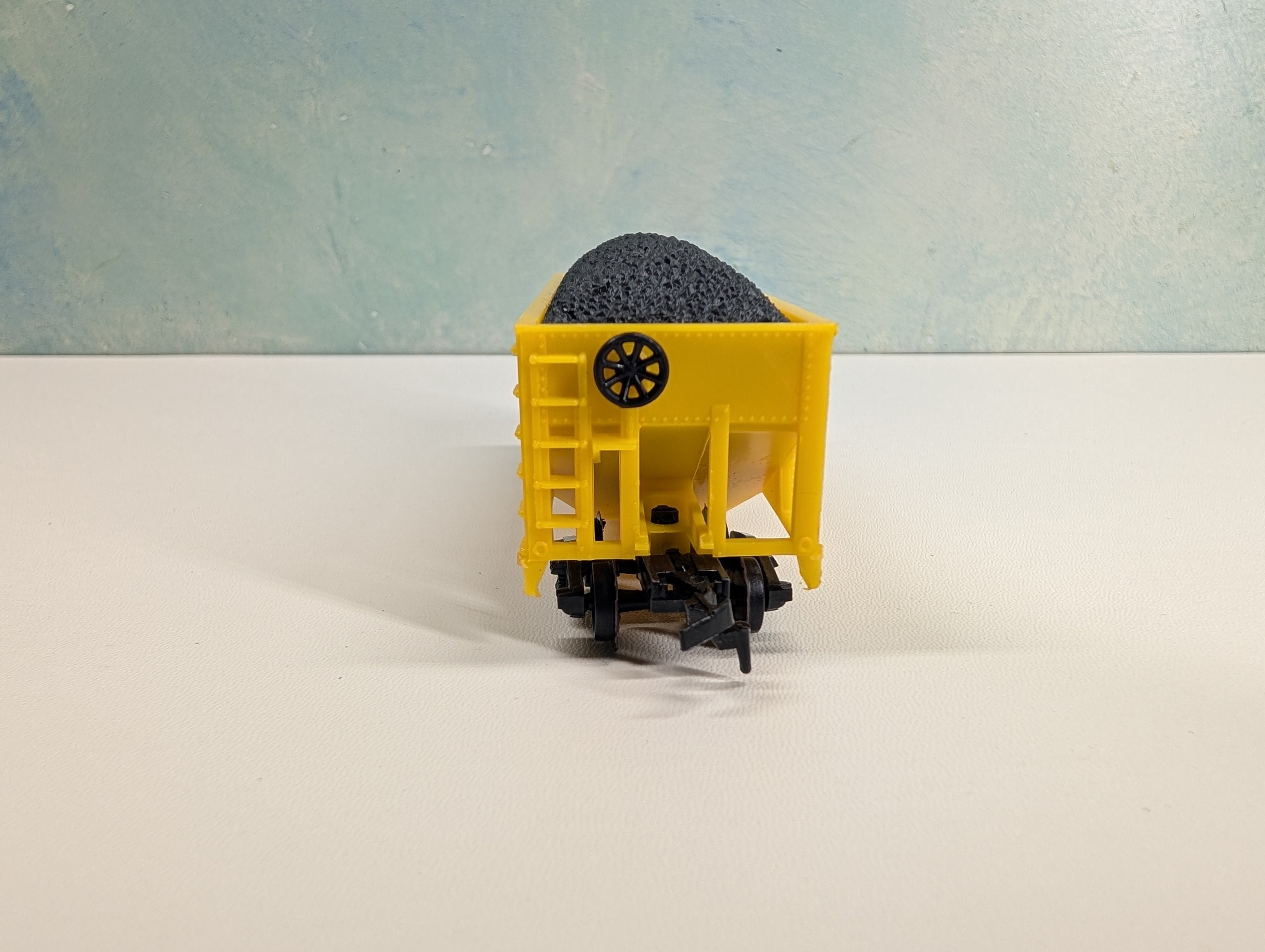 USED Life-Like HO Scale 2 Bay Hopper w/ Coal Load Union Pacific UP #32100