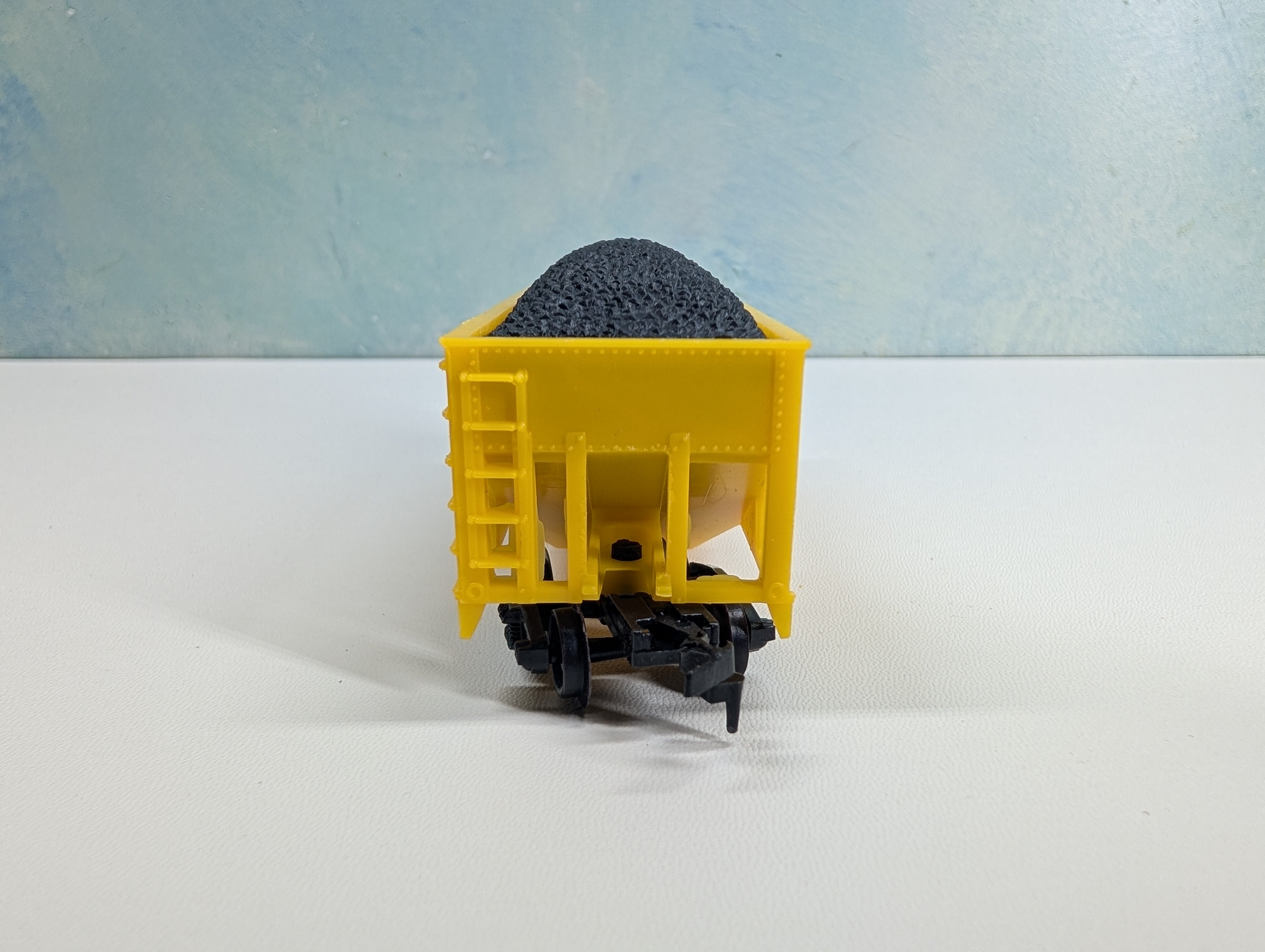 USED Life-Like HO Scale 2 Bay Hopper w/ Coal Load Union Pacific UP #32100