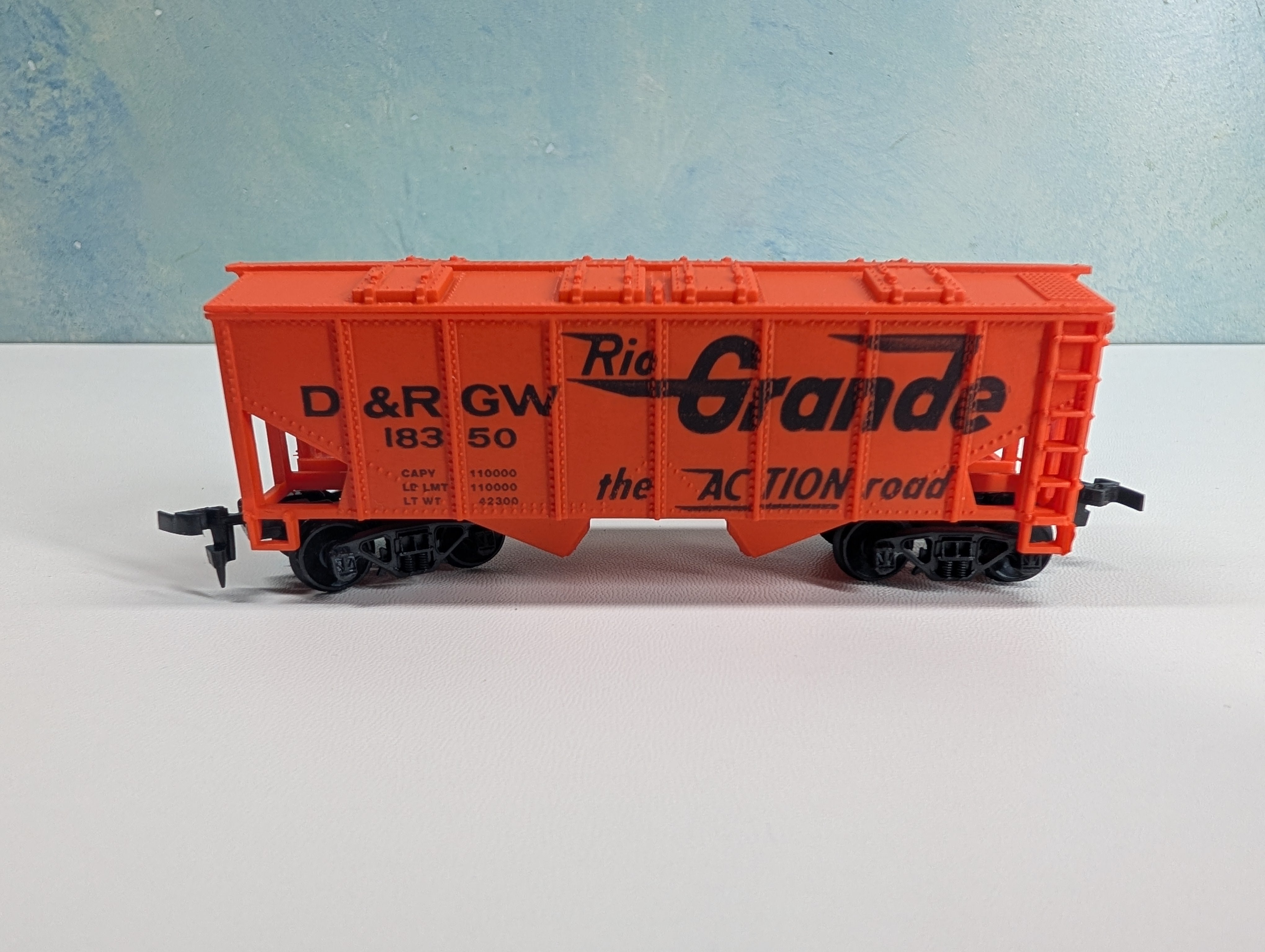 USED Life-Like HO Scale 2 Bay Covered Hopper Rio Grande D&RGW #18350