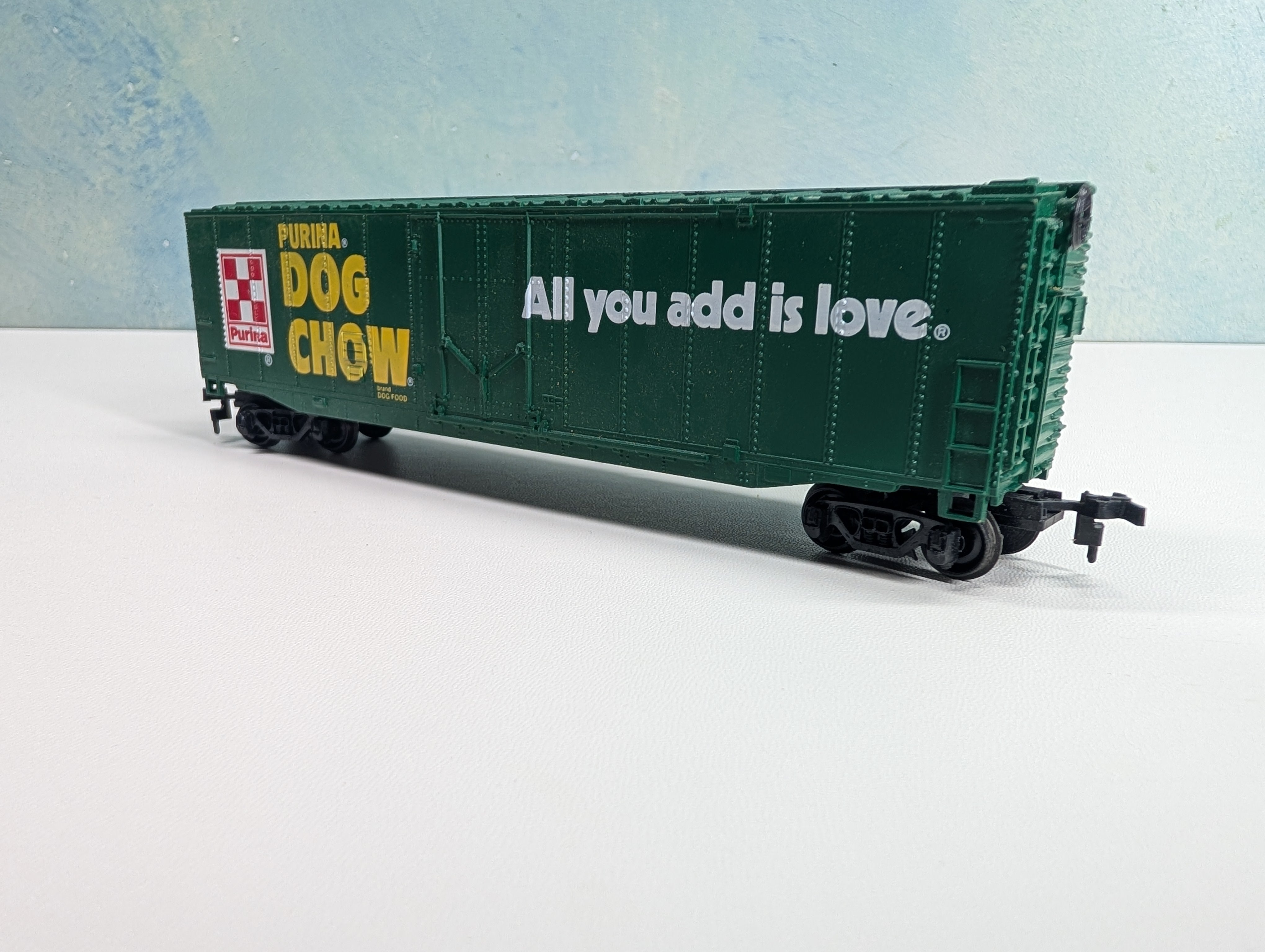 USED Bachmann HO Scale 50' Billboard PD Box Car Purina Dog Chow