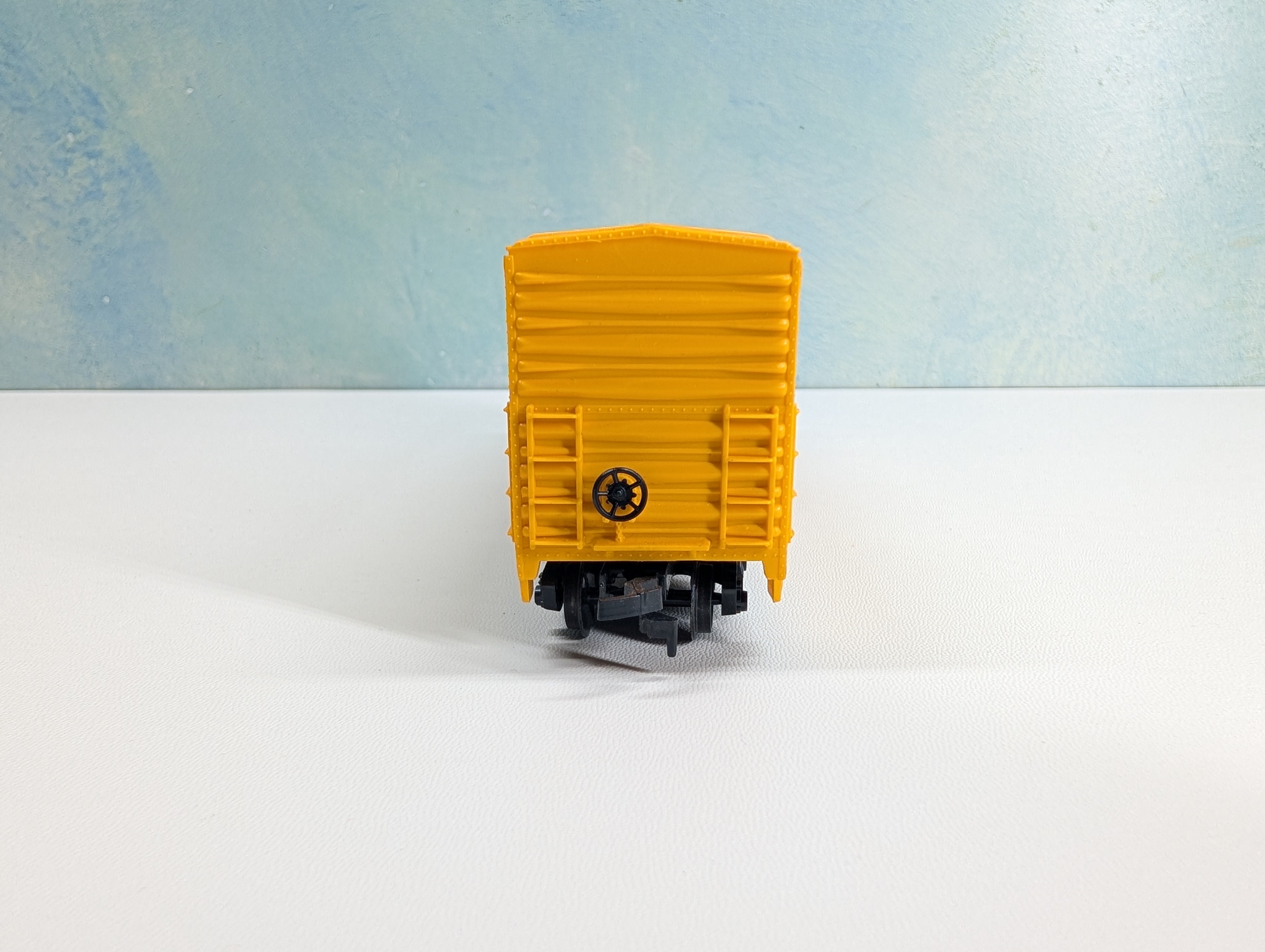USED AHM HO Scale 50' Box Car Railbox RBOX #10000