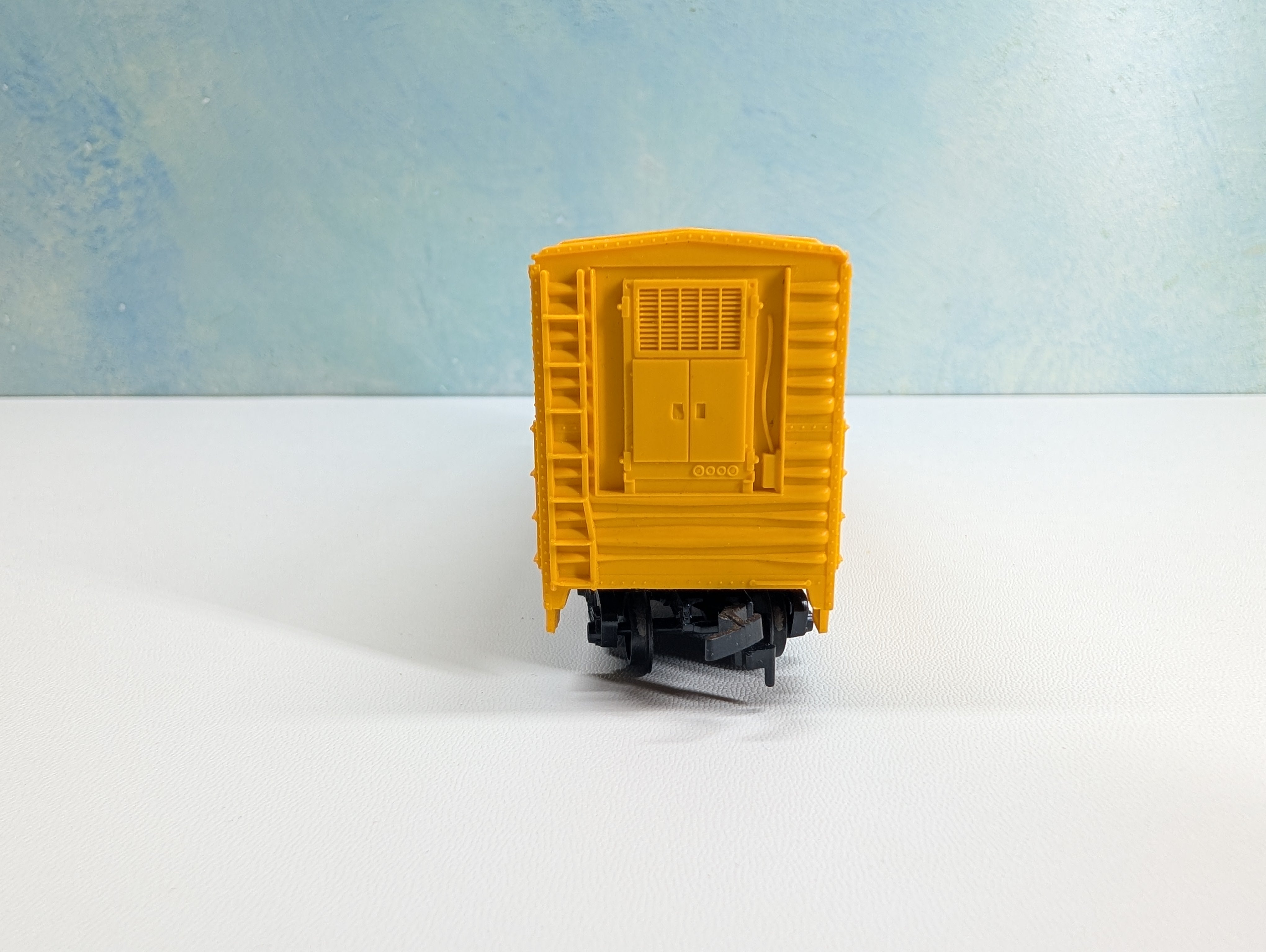 USED AHM HO Scale 50' Box Car Railbox RBOX #10000