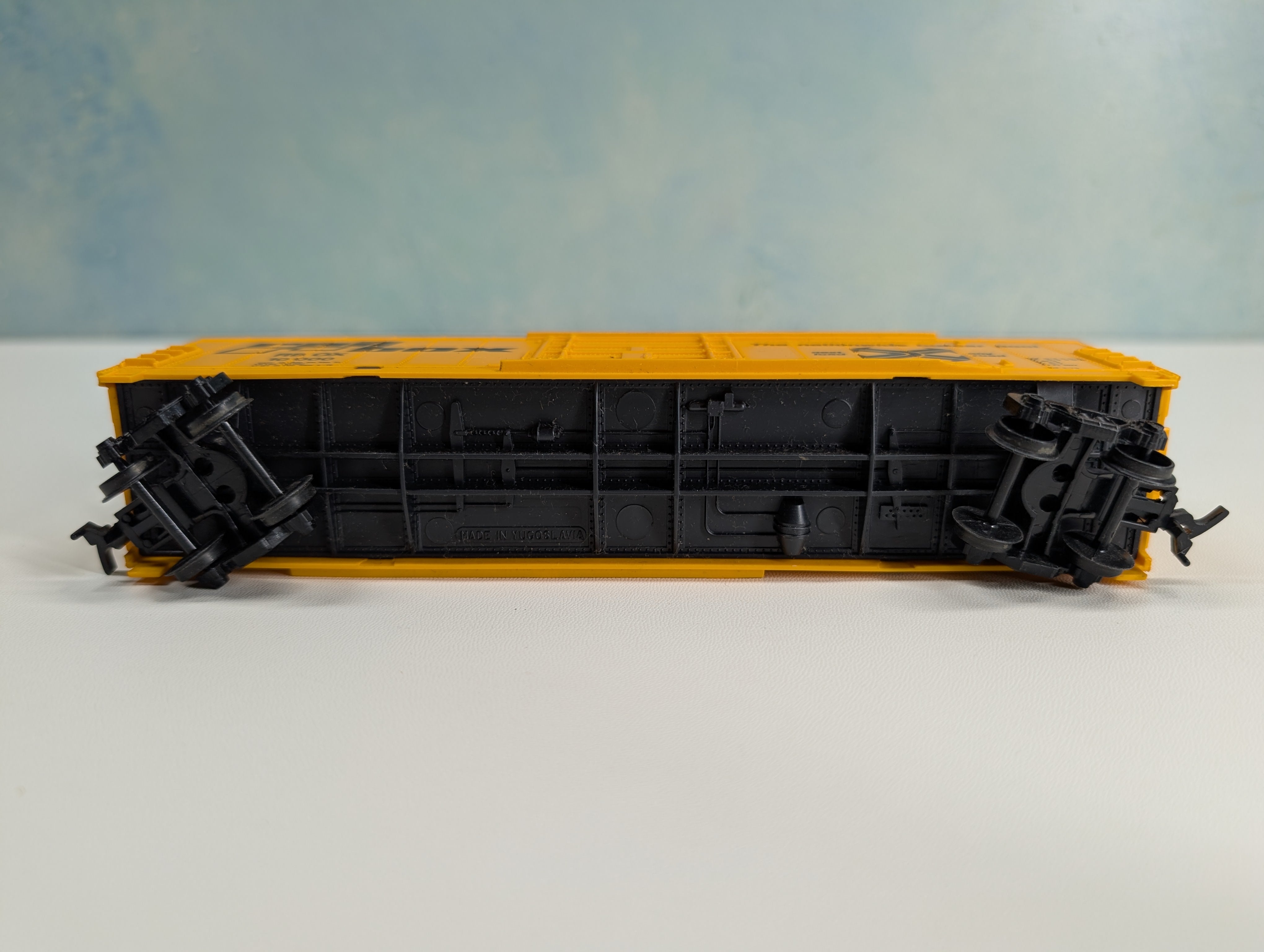 USED AHM HO Scale 50' Box Car Railbox RBOX #10000