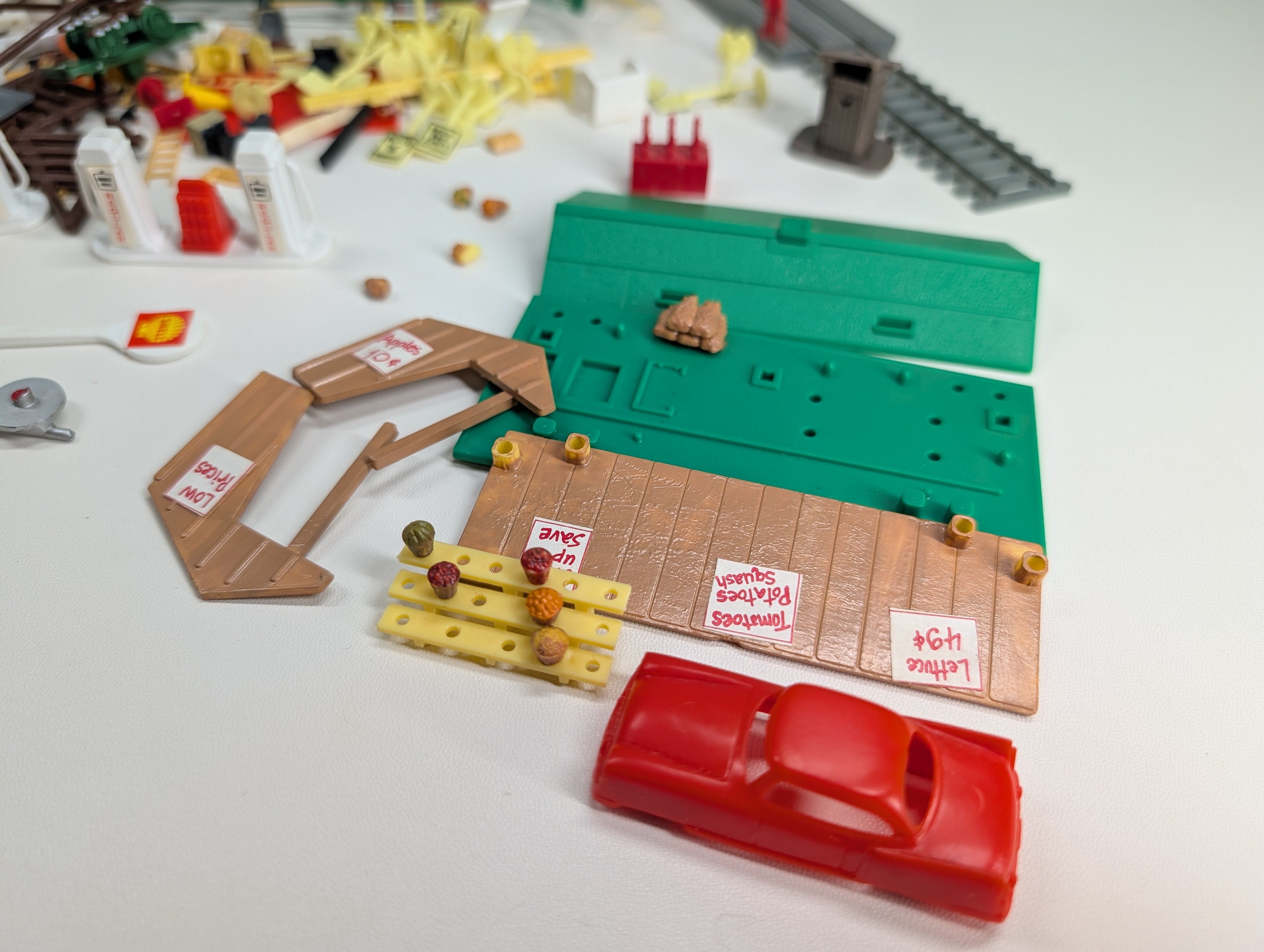 USED HO Scale Large Lot of Detail Parts, Building Parts, Gas Pumps Etc