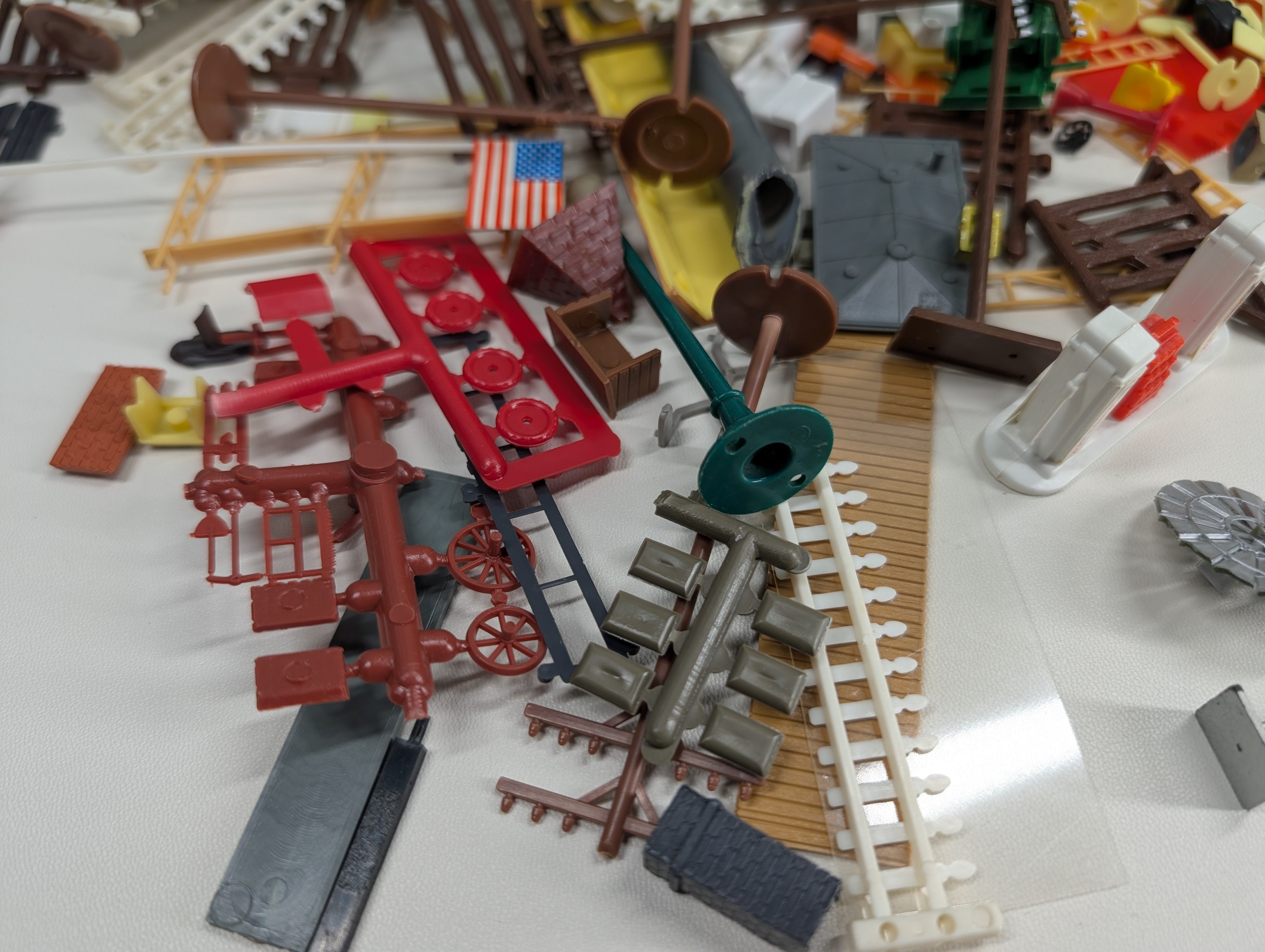 USED HO Scale Large Lot of Detail Parts, Building Parts, Gas Pumps Etc