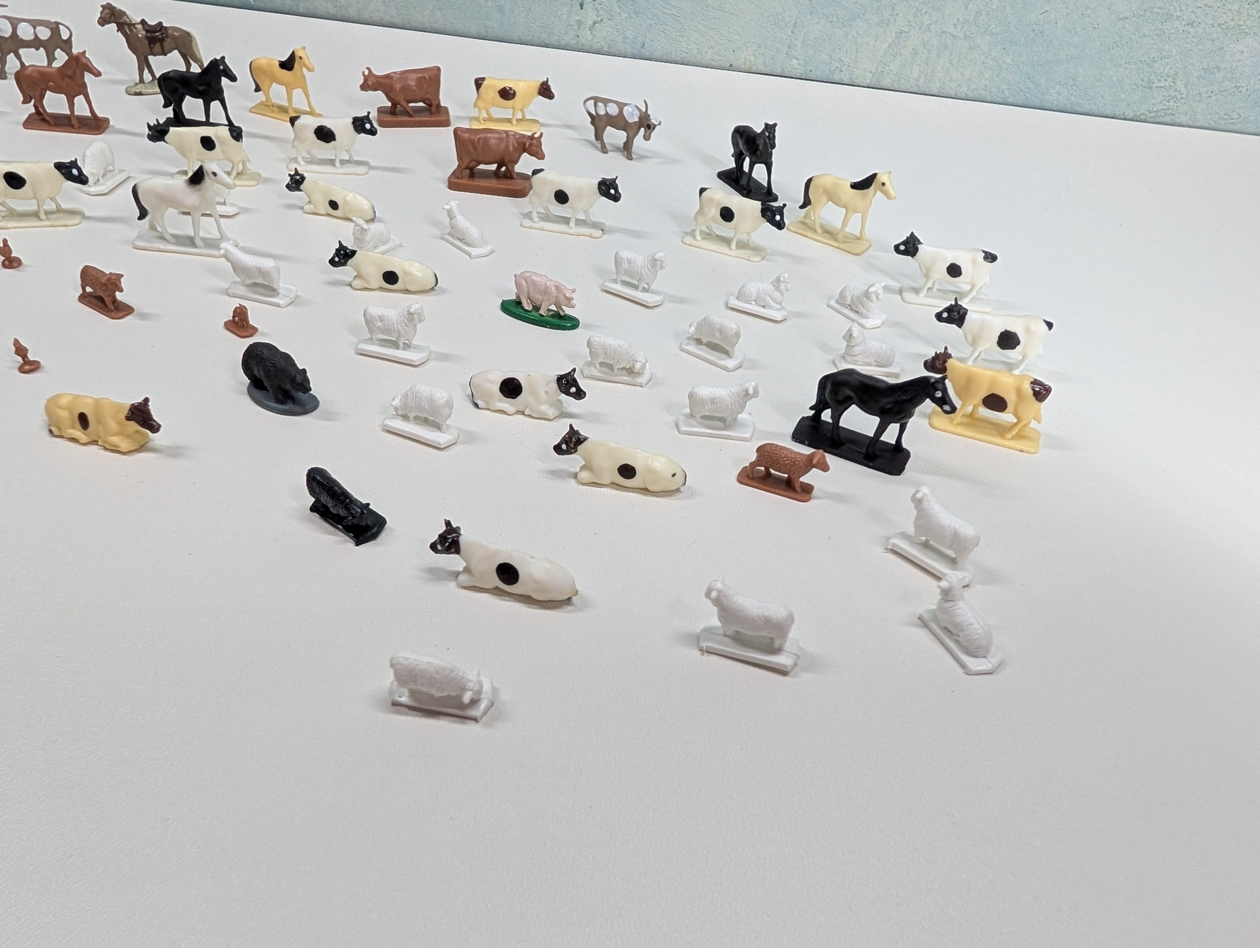 USED HO Scale Animals, Farm Animals (60 pcs)