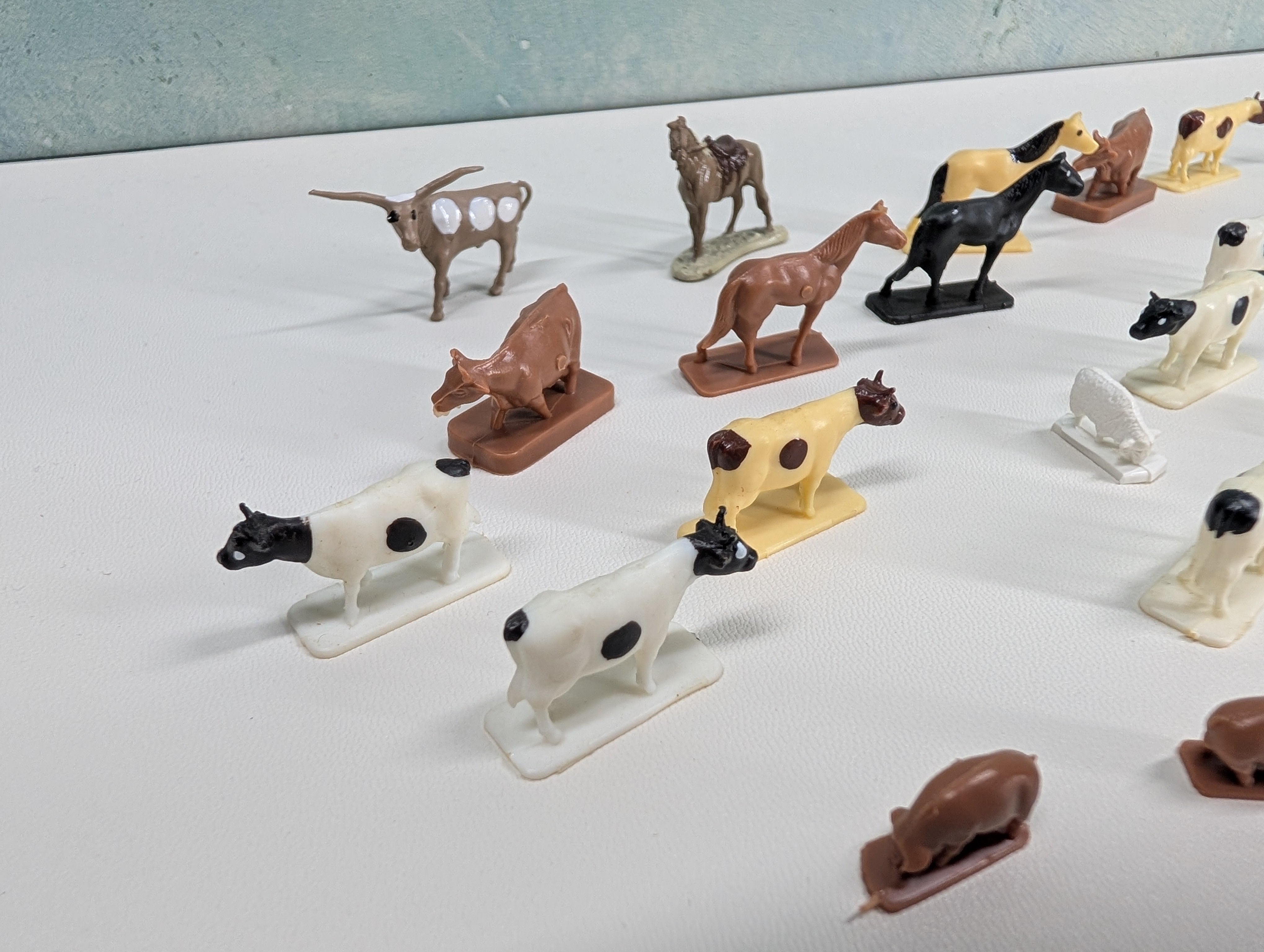 USED HO Scale Animals, Farm Animals (60 pcs)