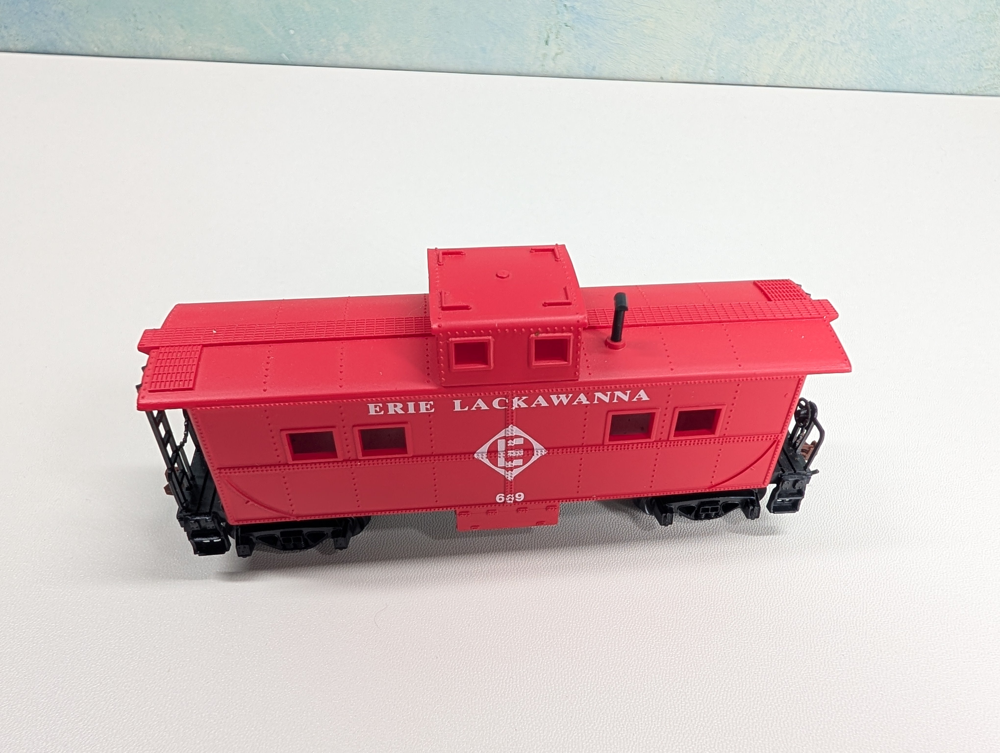 USED Mantua 726-030 HO Scale Heavy 36' Caboose Erie Lackawanna #669