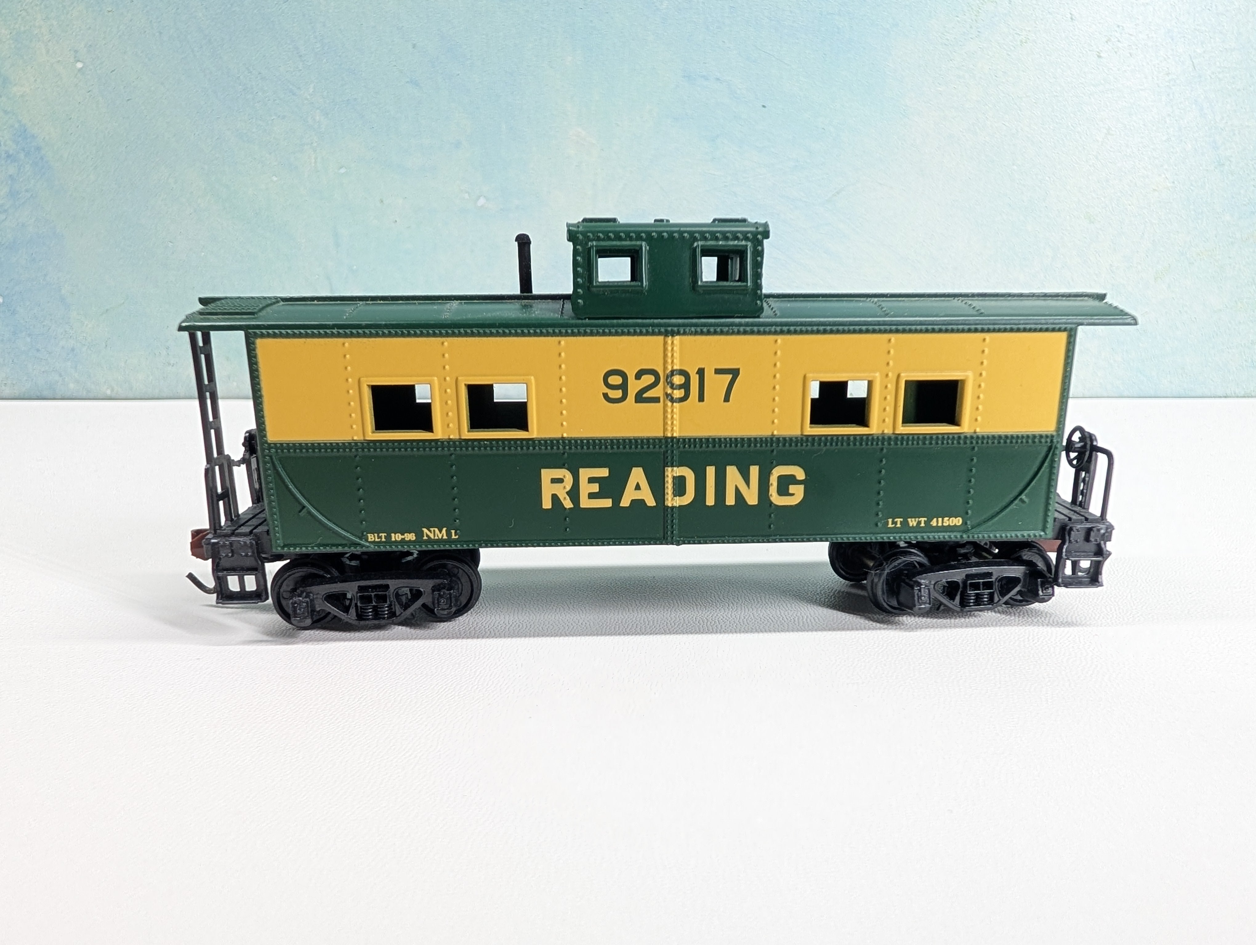 USED Mantua 726-621 HO Scale Heavy 36' Caboose Reading #92917