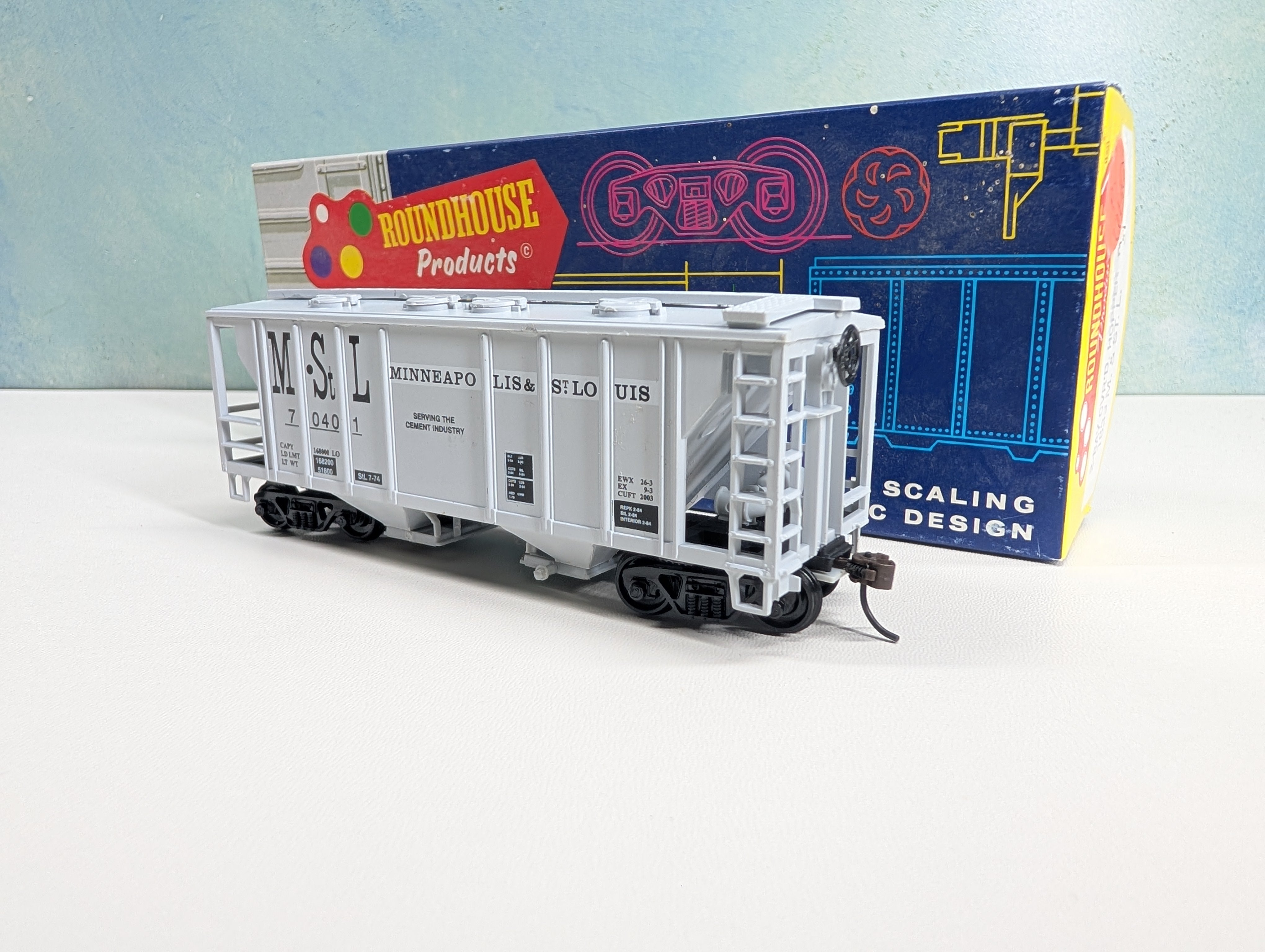 USED Roundhouse HO Scale Covered Hopper Minneapolis & St Louis MStL #70401