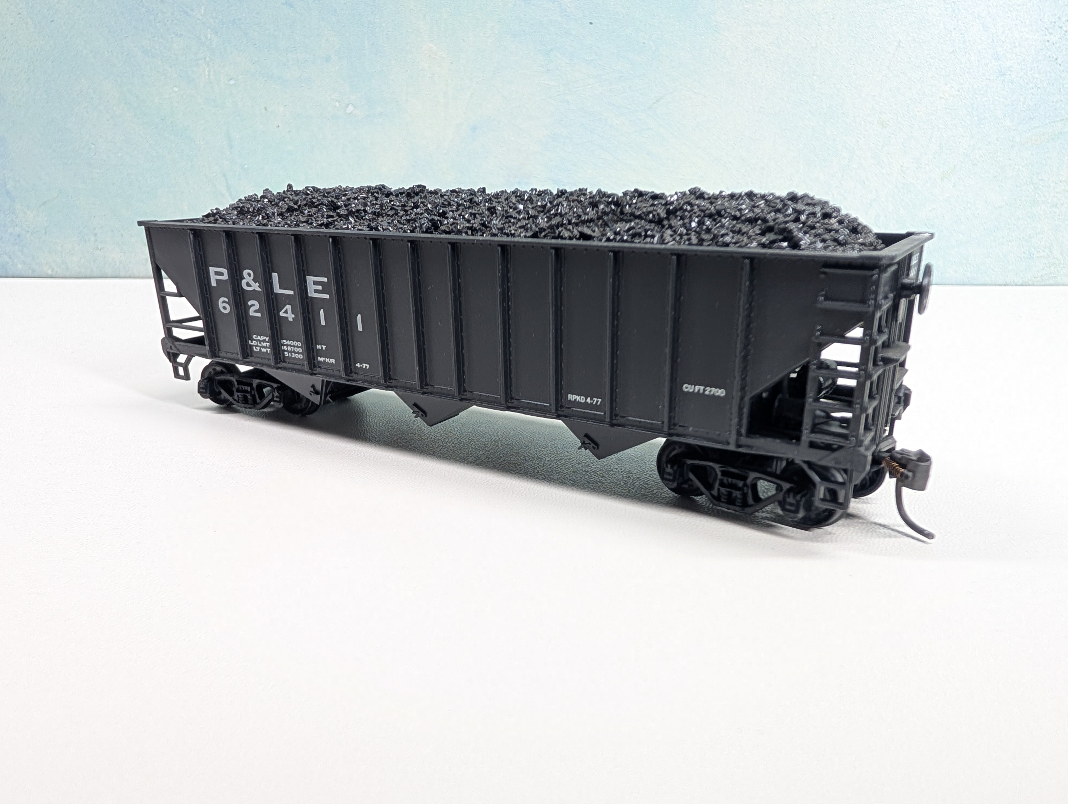 USED Stewart Hobbies HO Scale 70 Ton 12 Panel Tripple Hopper w/ Coal Pittsburgh and Lake Erie P&LE #62411 Metal Wheels