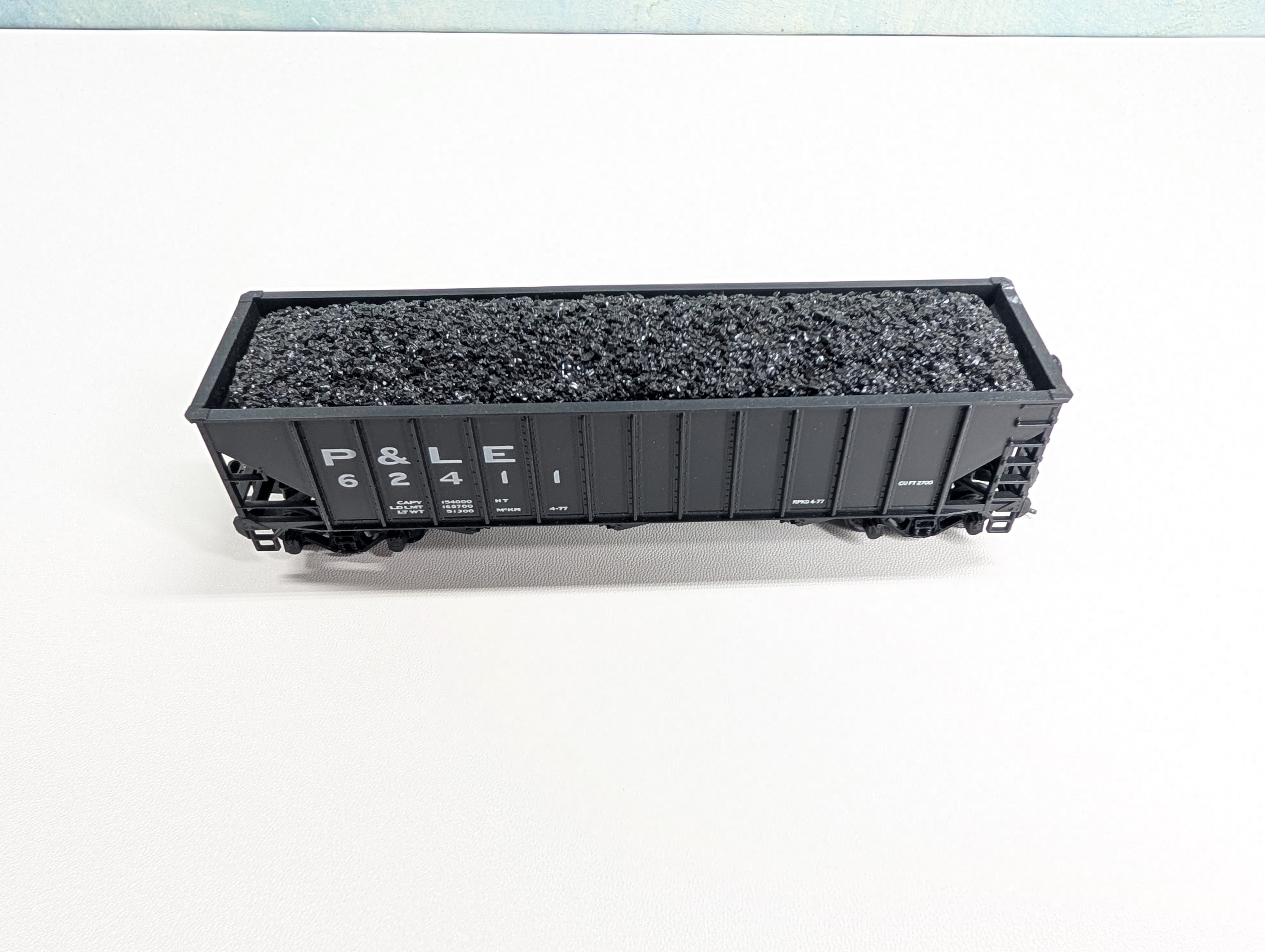 USED Stewart Hobbies HO Scale 70 Ton 12 Panel Tripple Hopper w/ Coal Pittsburgh and Lake Erie P&LE #62411 Metal Wheels