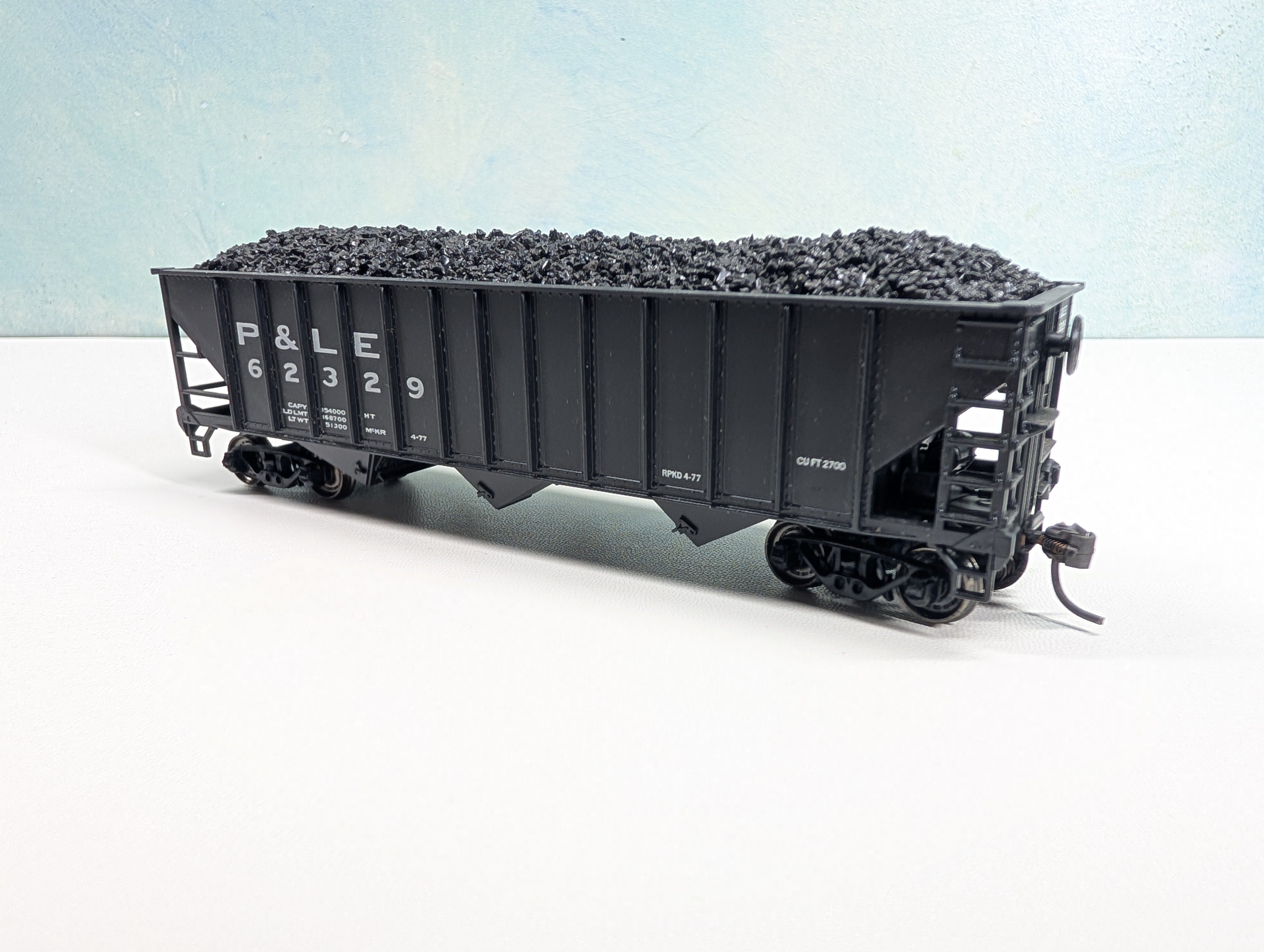 USED Stewart Hobbies HO Scale 70 Ton 12 Panel Tripple Hopper w/ Coal Pittsburgh and Lake Erie P&LE #62329 Metal Wheels