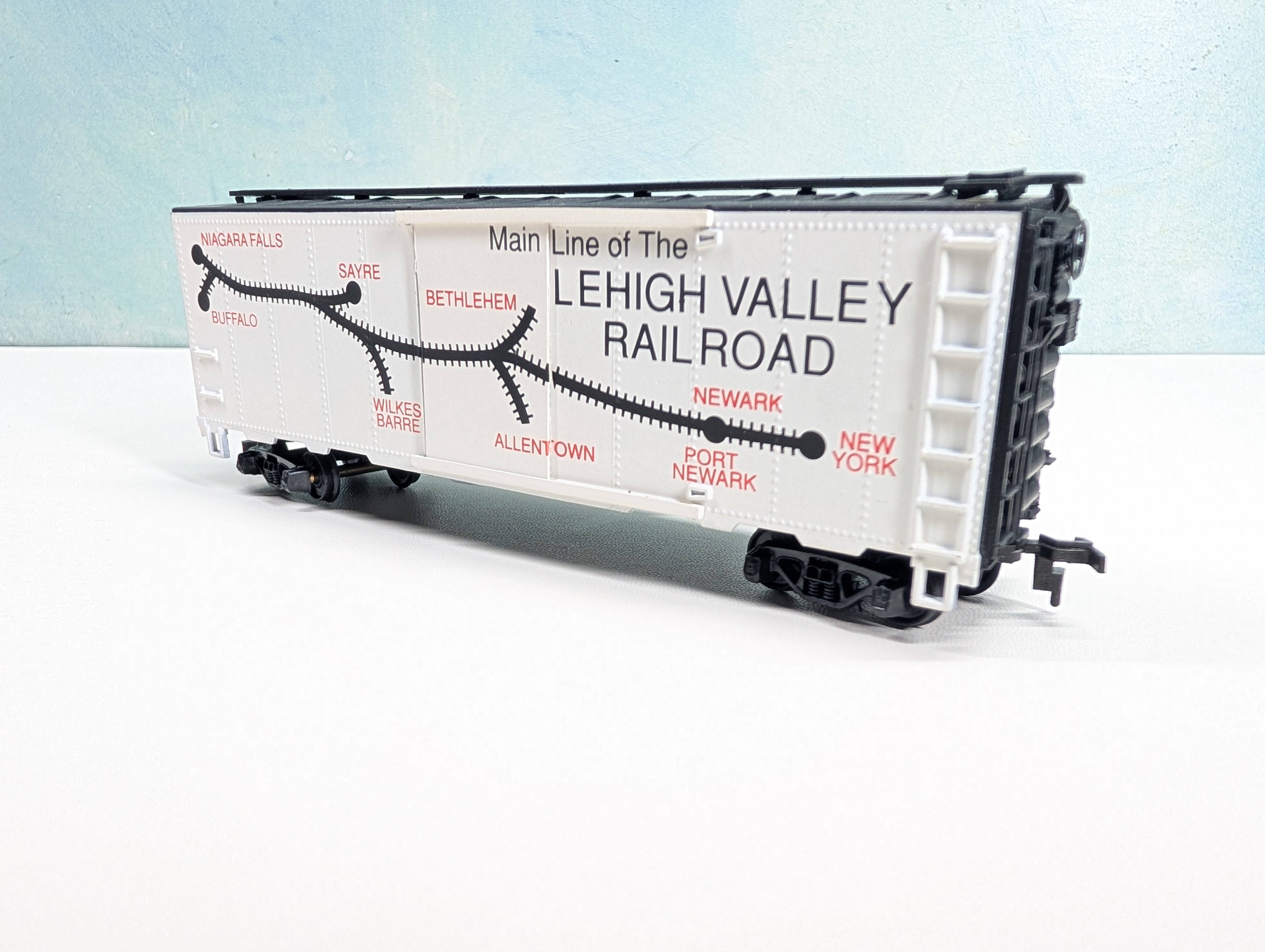 USED Mantua HO Scale Heavy Box Car Lehigh Valley Map