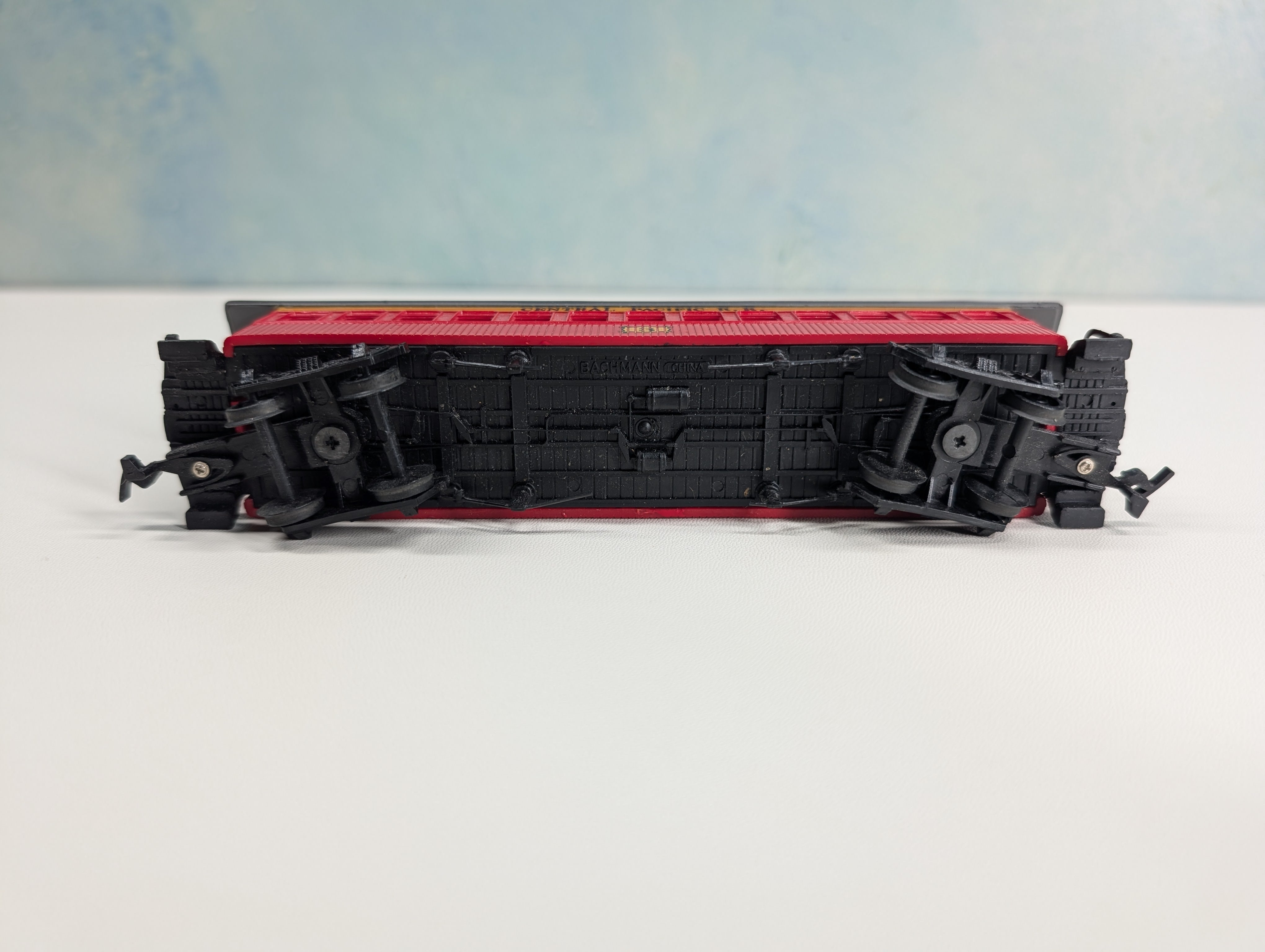 USED Bachmann HO Scale 47' Old Time Coach Central Pacific #3