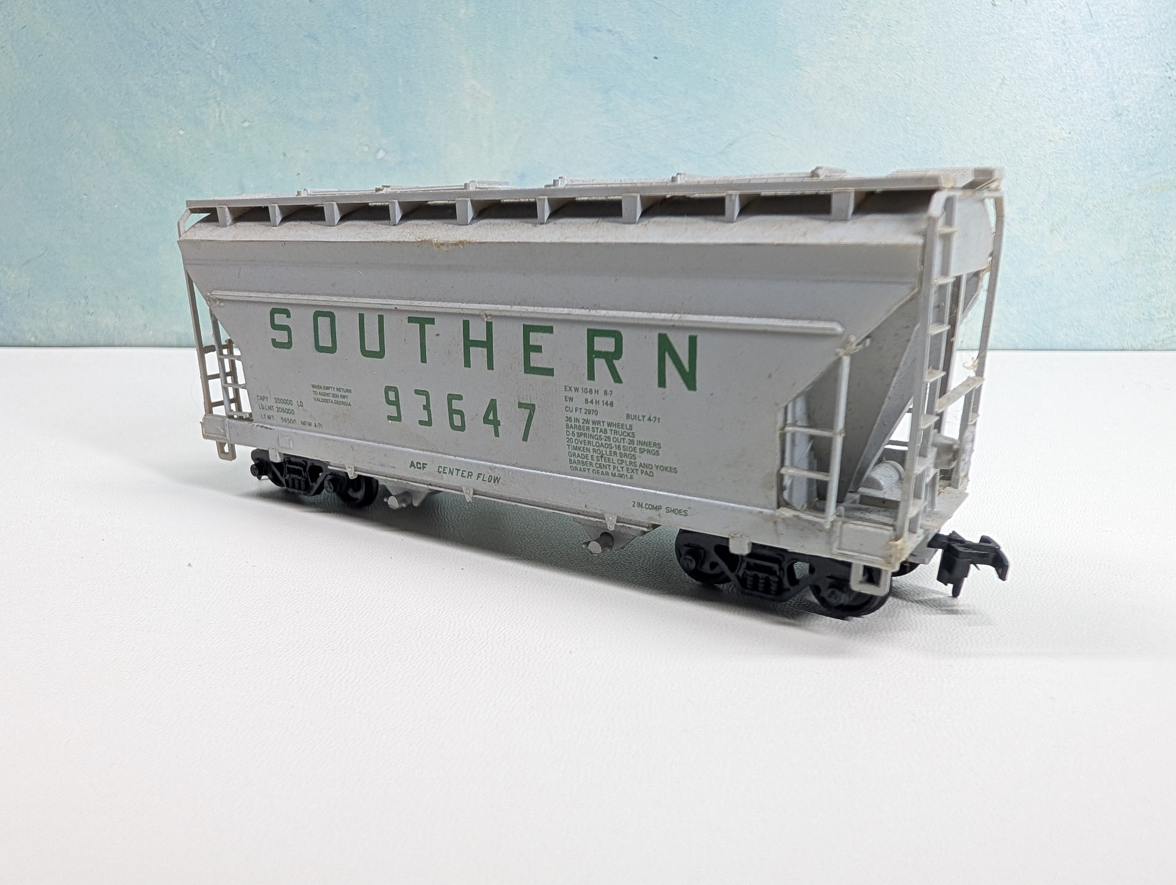 USED HO Scale ACF Centerflow Covered Hopper Southern #93647