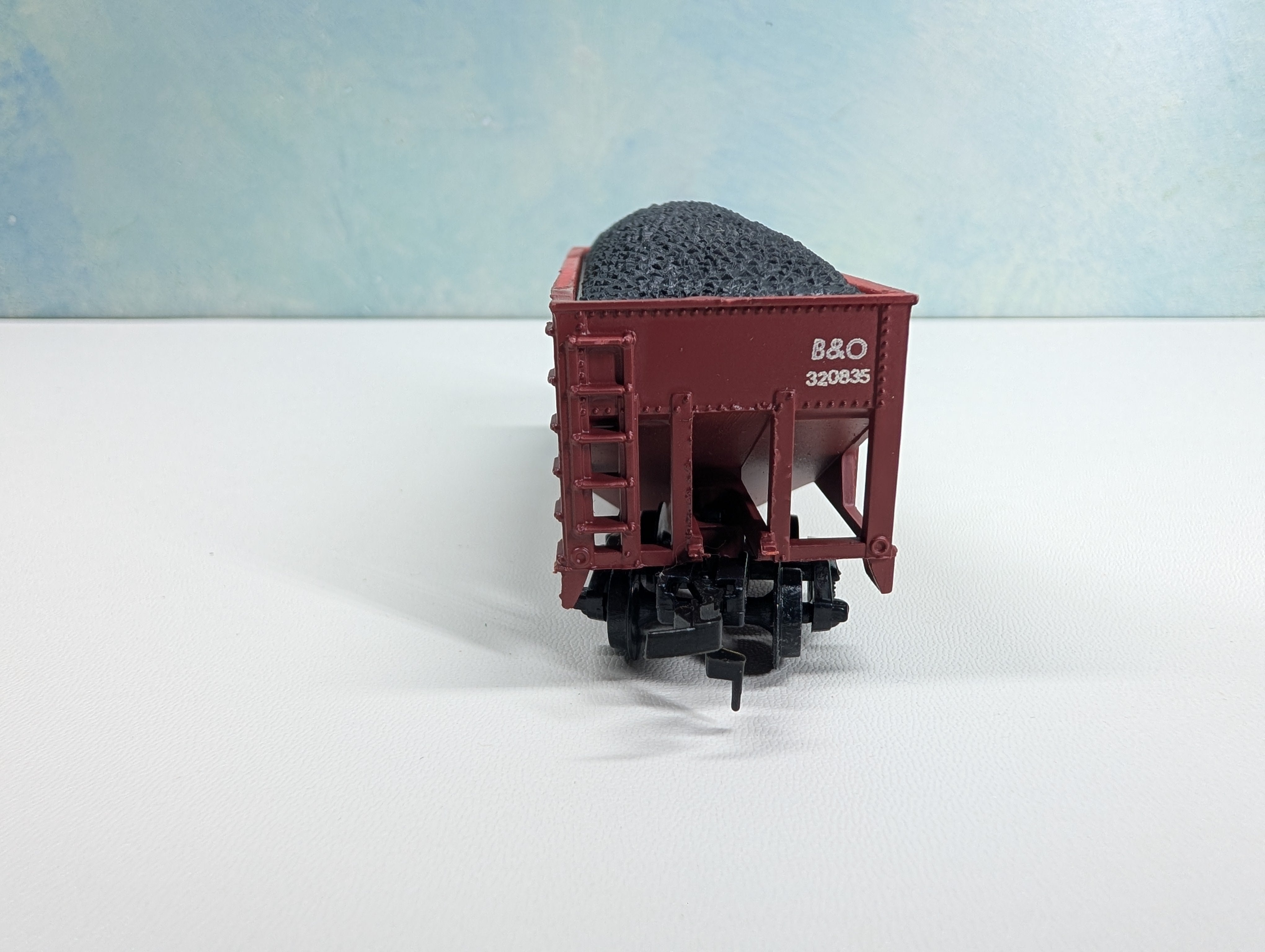 USED HO Scale 2 Bay Coal Hopper Baltimore and Ohio B&O #320835