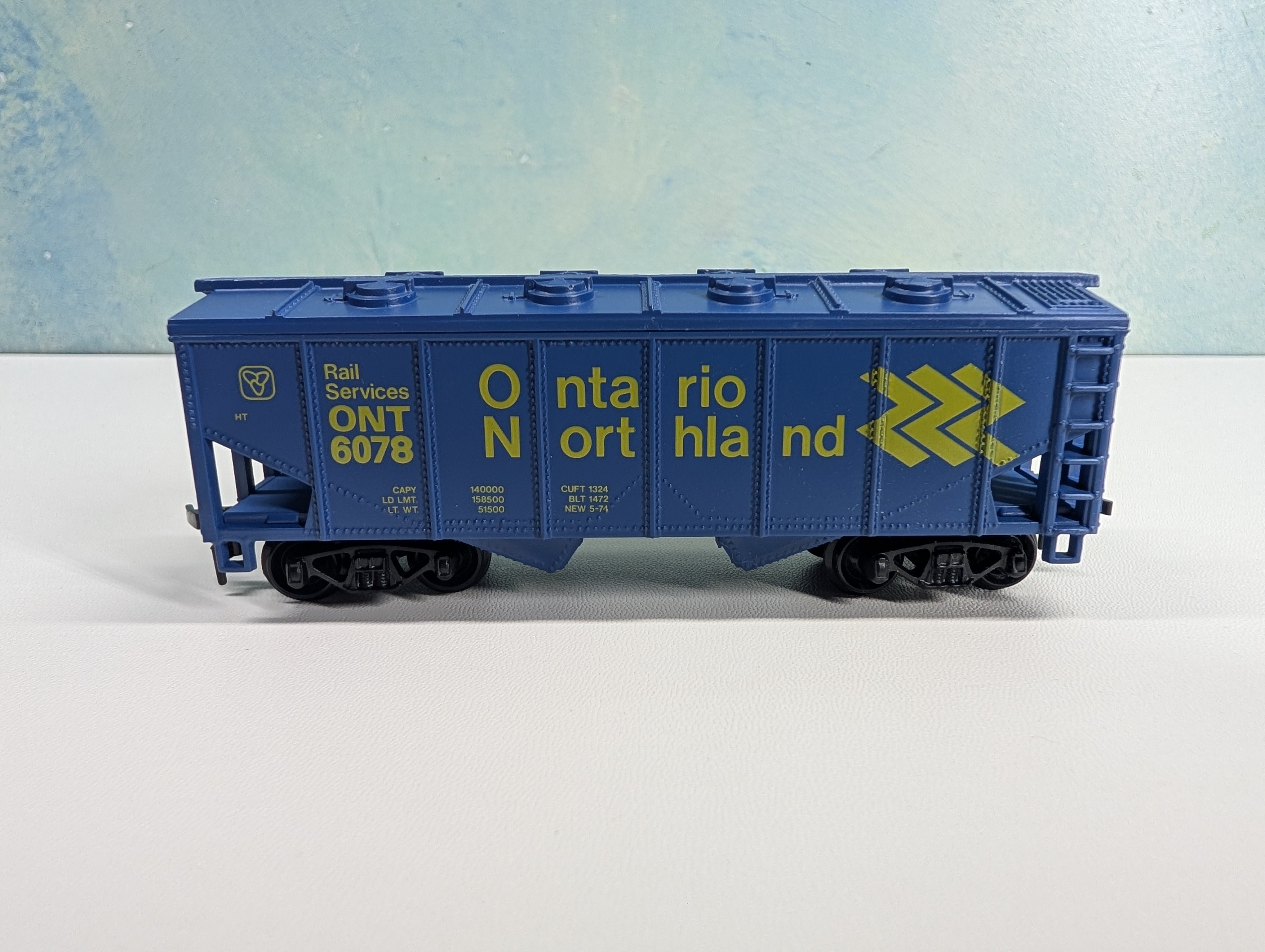 USED HO Scale 2 Bay Covered Hopper Ontario Northland ONT #6078