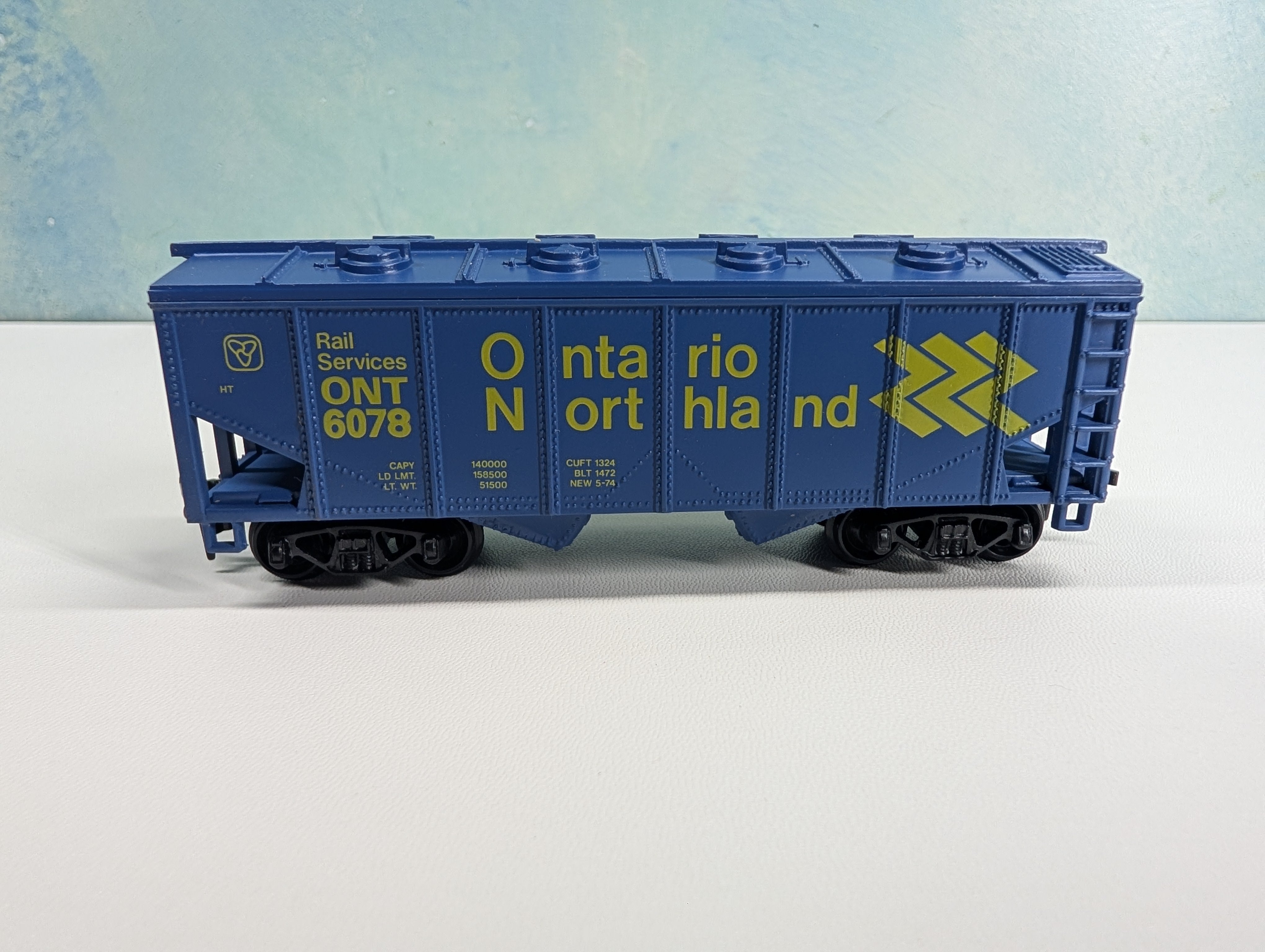 USED HO Scale 2 Bay Covered Hopper Ontario Northland ONT #6078