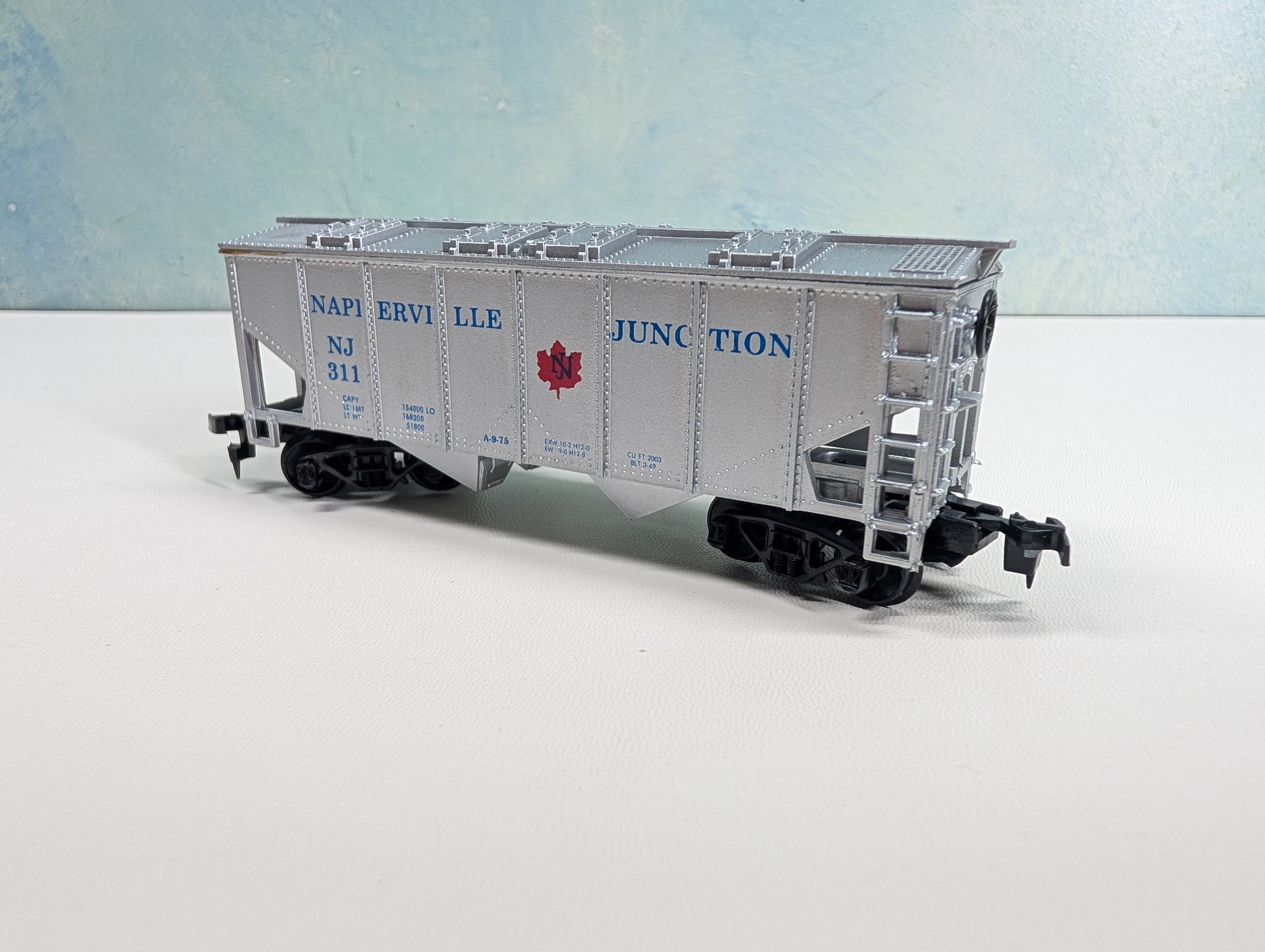 USED HO Scale 2 Bay Covered Hopper Napierville Junction NJ #311