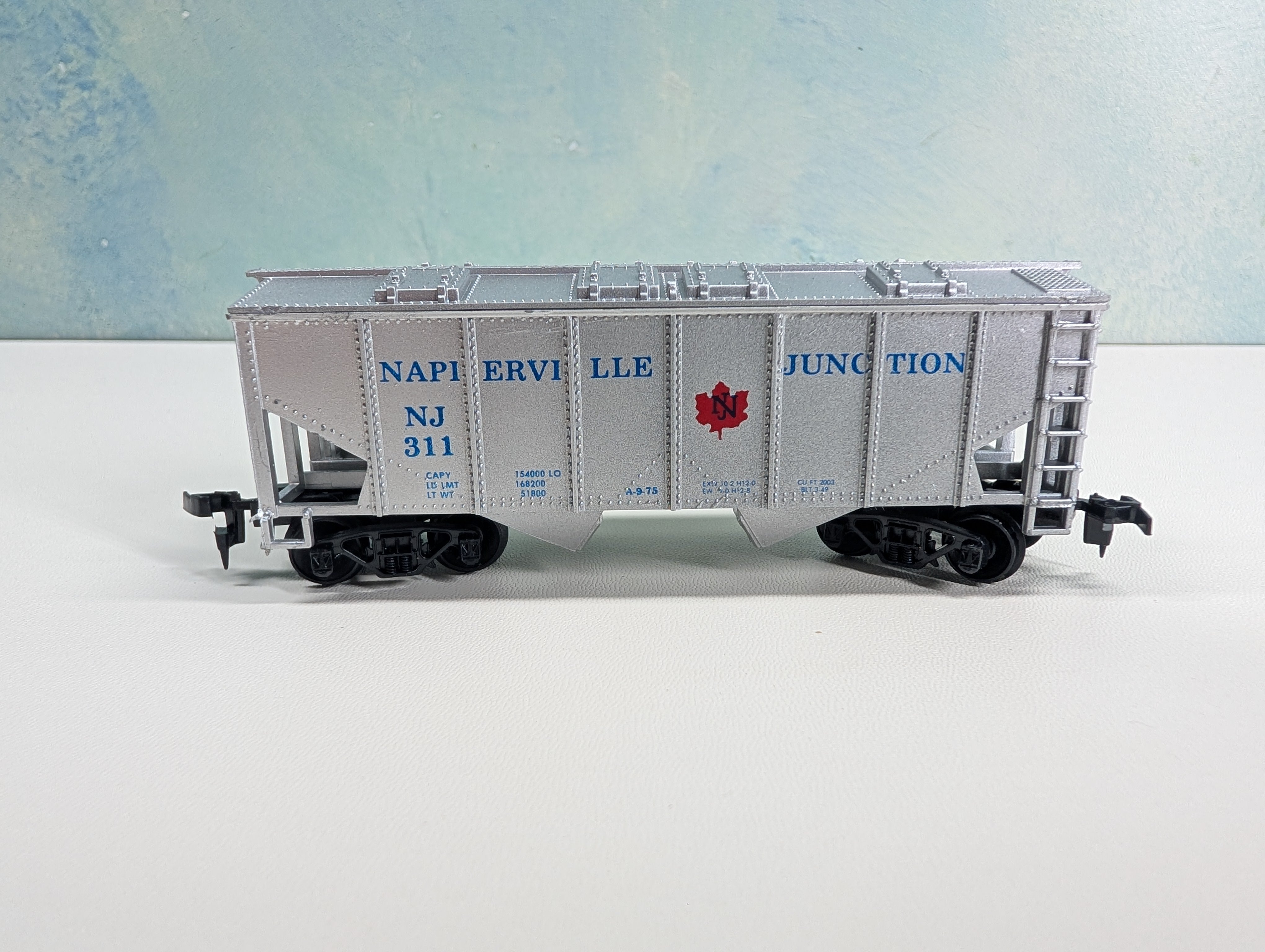 USED HO Scale 2 Bay Covered Hopper Napierville Junction NJ #311