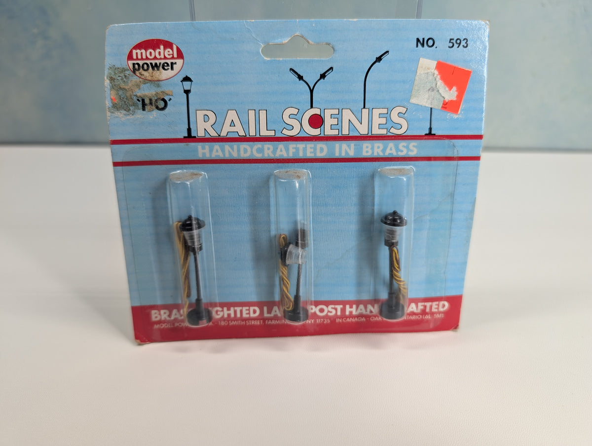 Model Power 593 HO Scale Brass Lighted Lamp Posts (3 pcs)