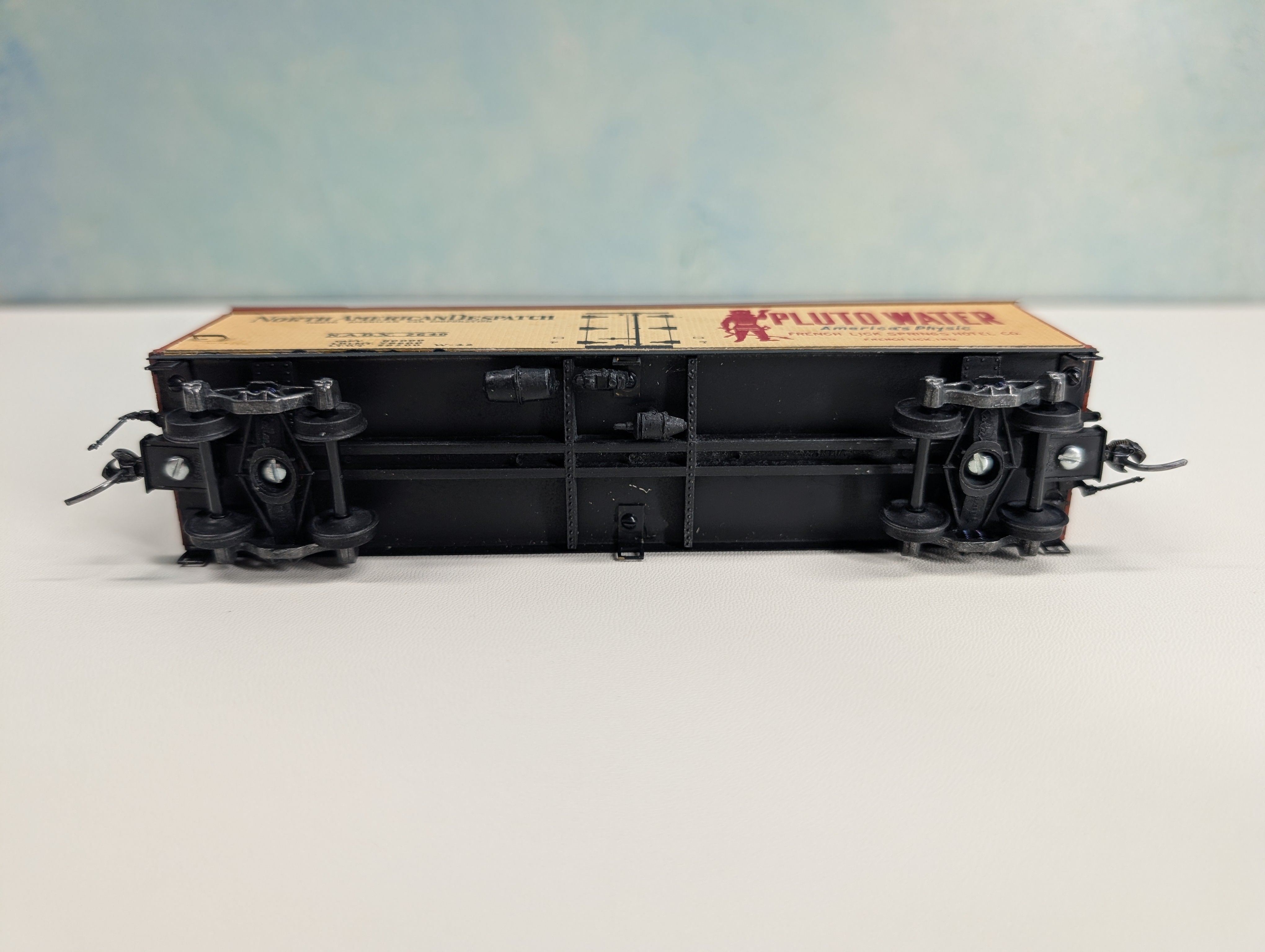 USED Mantua HO Scale 41' Wood Reefer, Built Kit Pluto Water NADX #2640 Metal Wheels