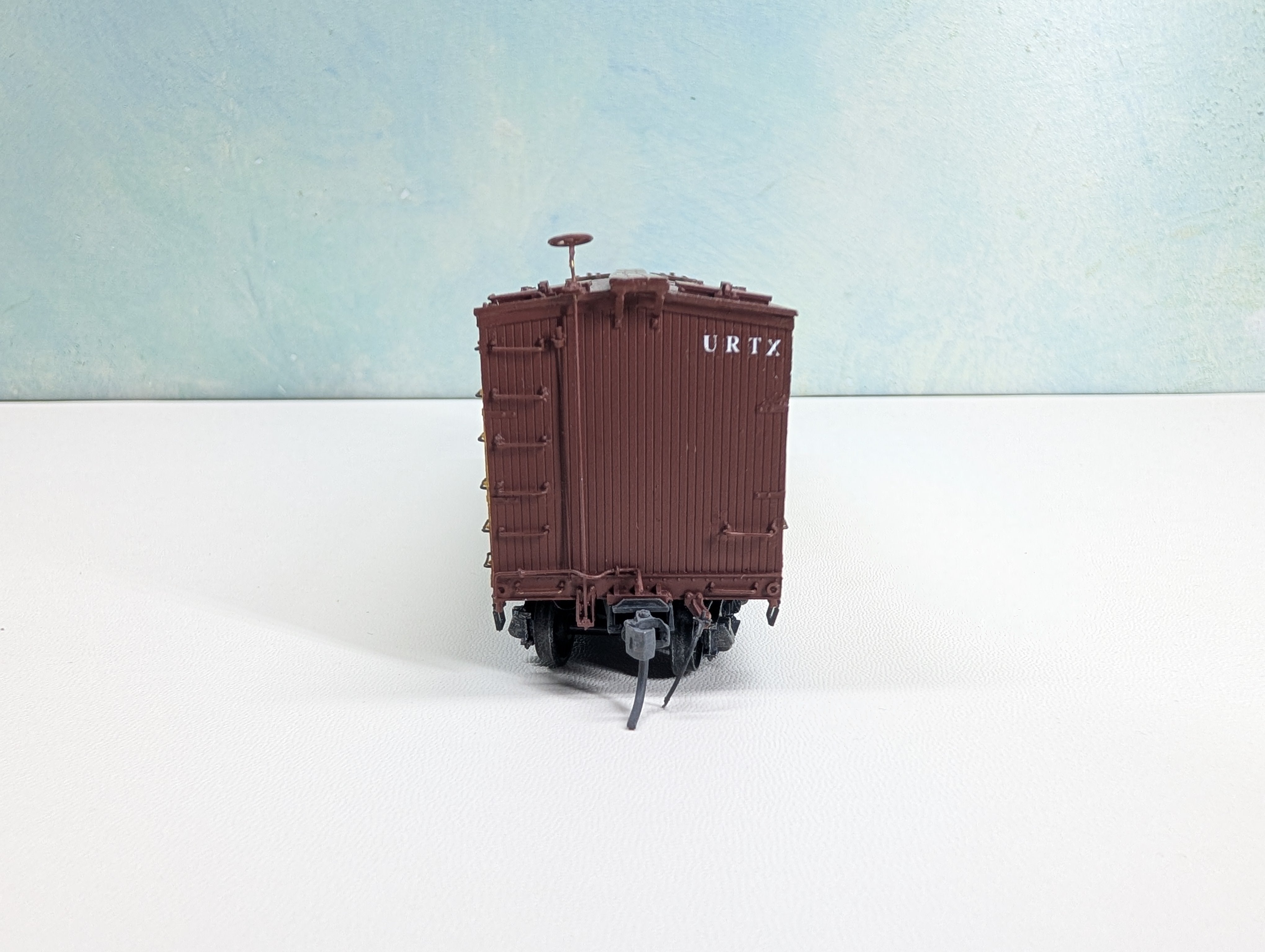 USED HO Scale 41' Wood Reefer, Built Kit Prima Beer URT #84699 Metal Wheels