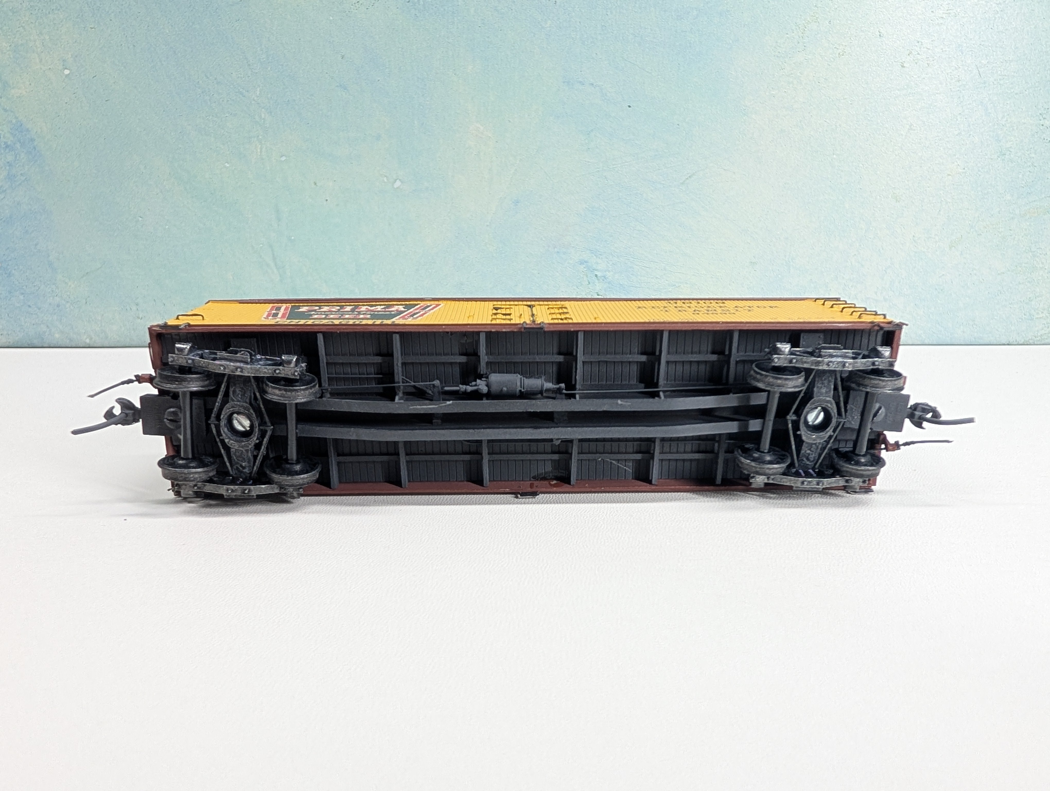 USED HO Scale 41' Wood Reefer, Built Kit Prima Beer URT #84699 Metal Wheels