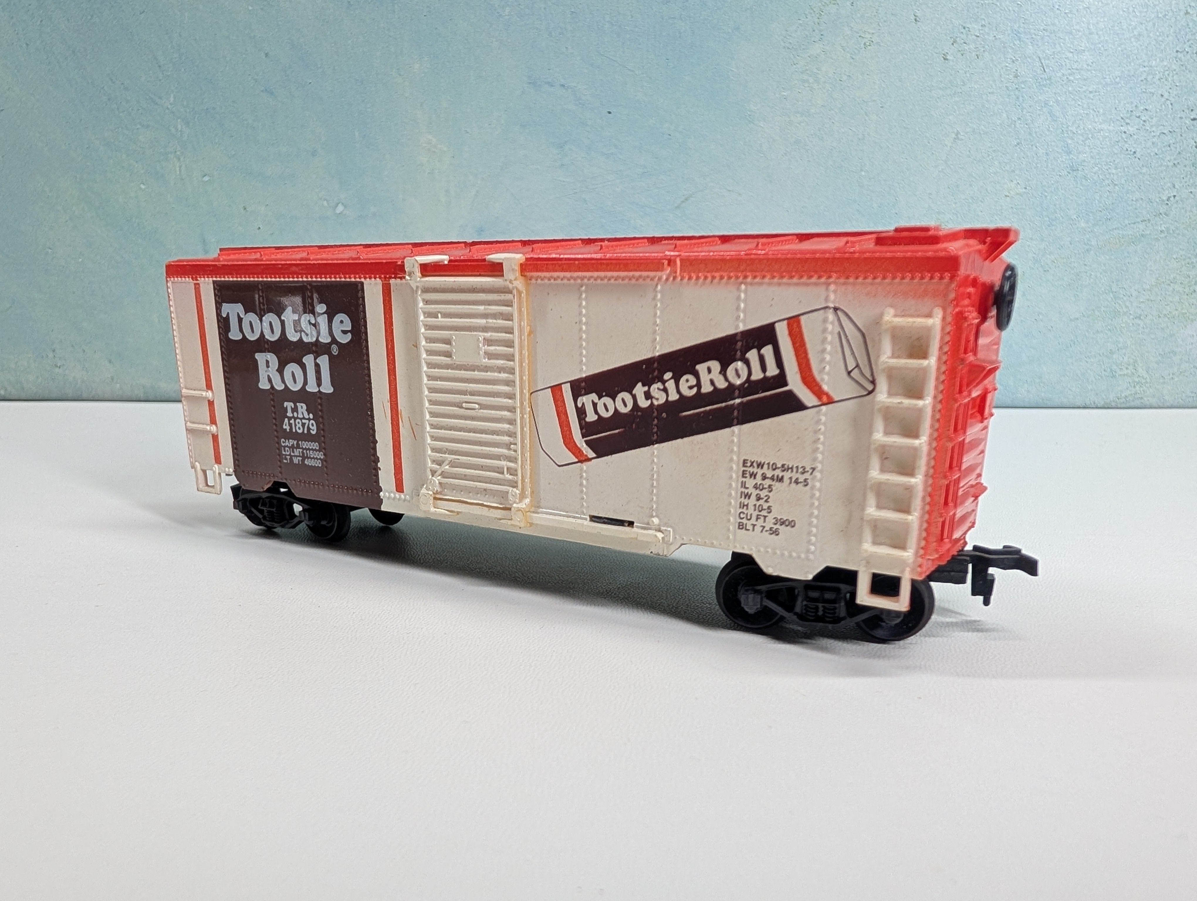 USED Life-Like HO Scale Billboard Box Car Tootsie Roll TR #41879