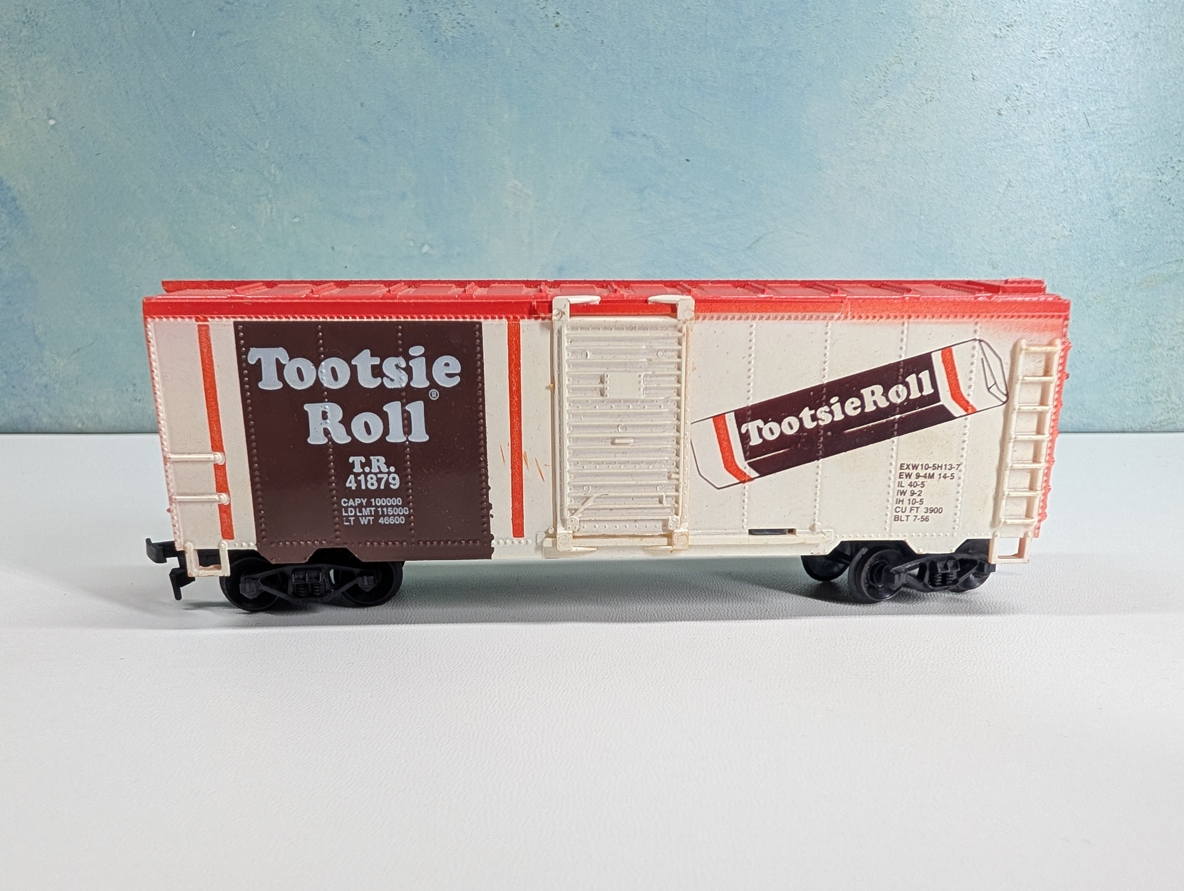 USED Life-Like HO Scale Billboard Box Car Tootsie Roll TR #41879