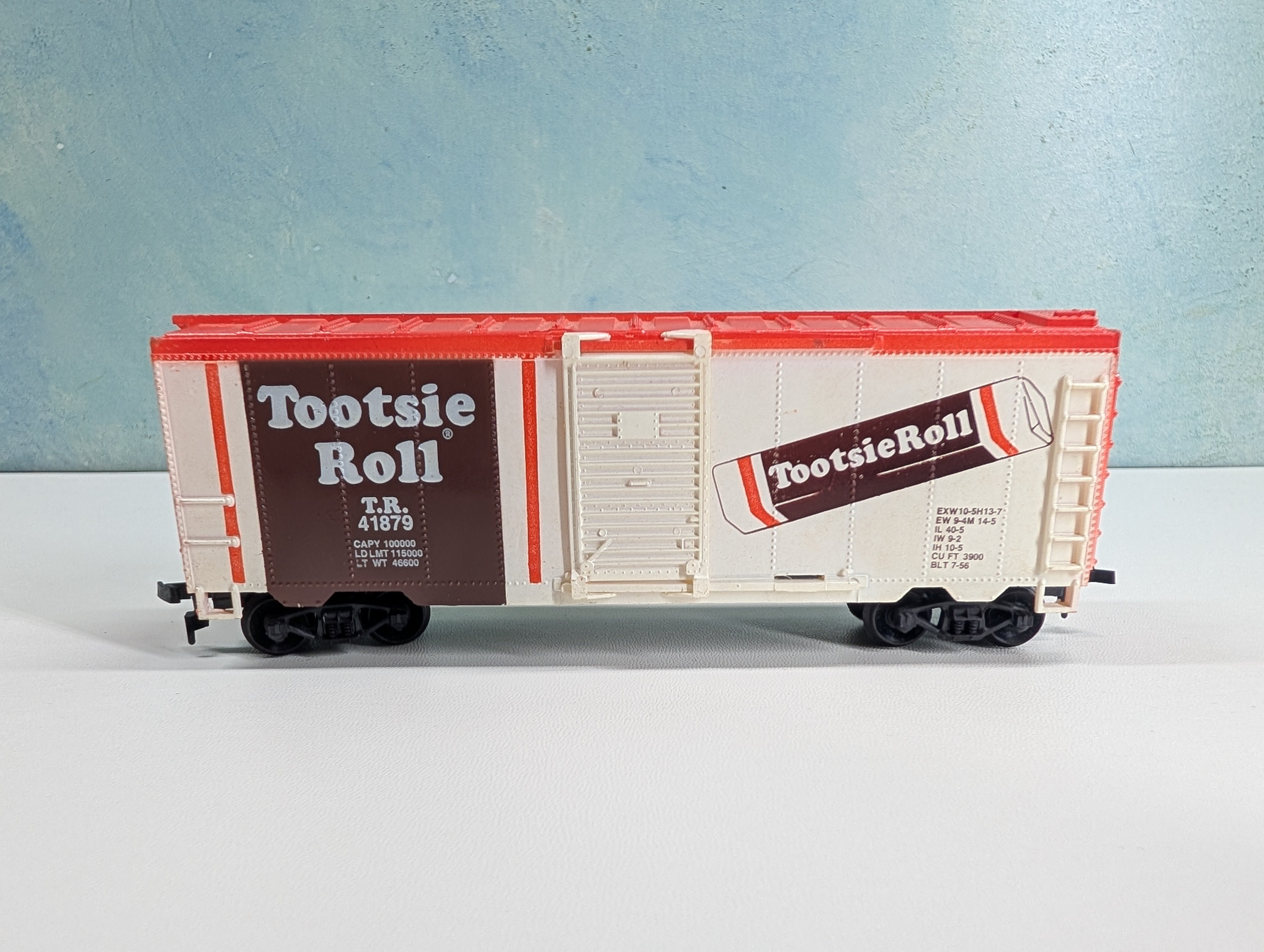 USED Life-Like HO Scale Billboard Box Car Tootsie Roll TR #41879