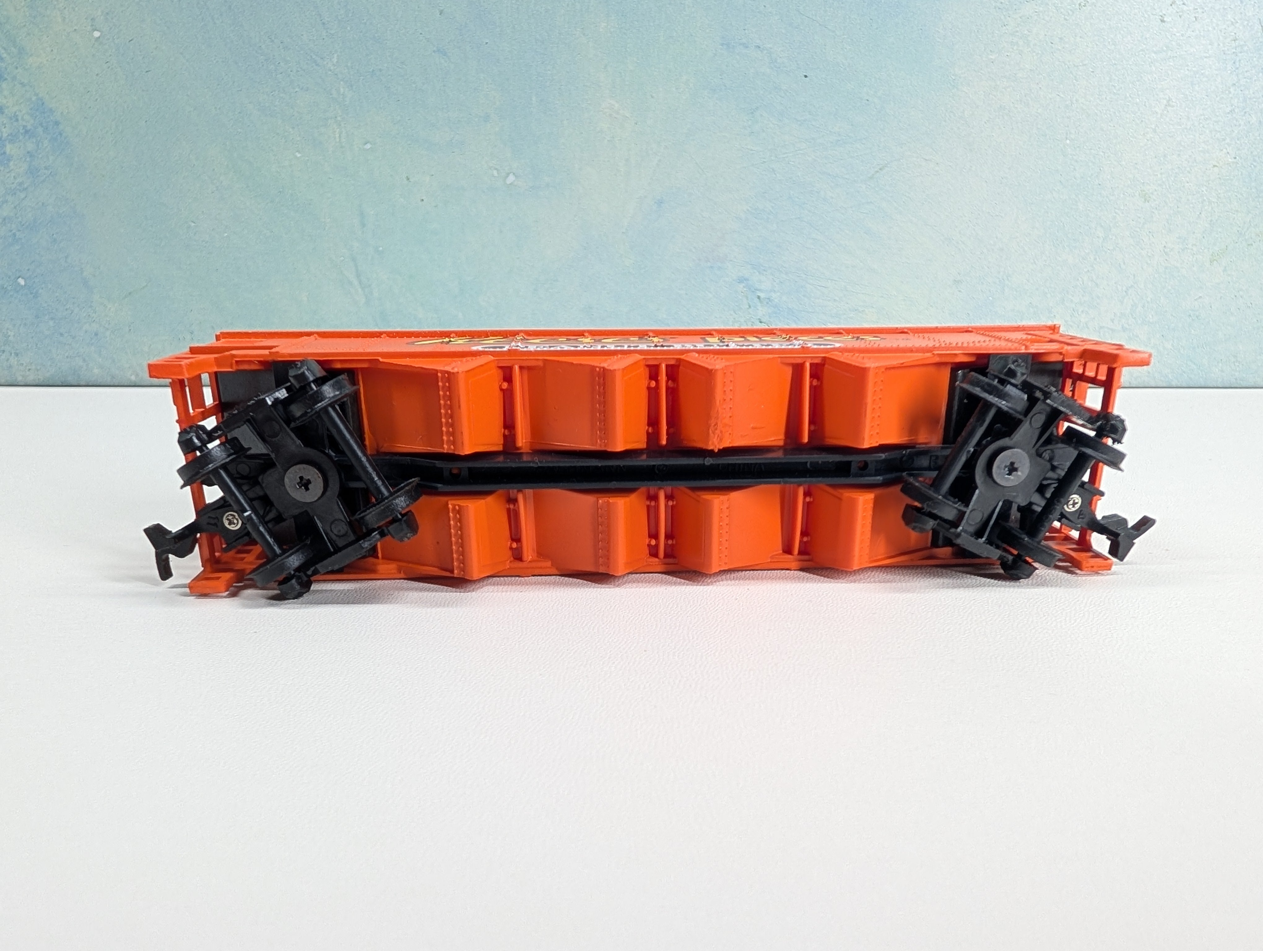 USED Bachmann HO Scale Billboard Quad Hopper Reese's Pieces Peanut Butter