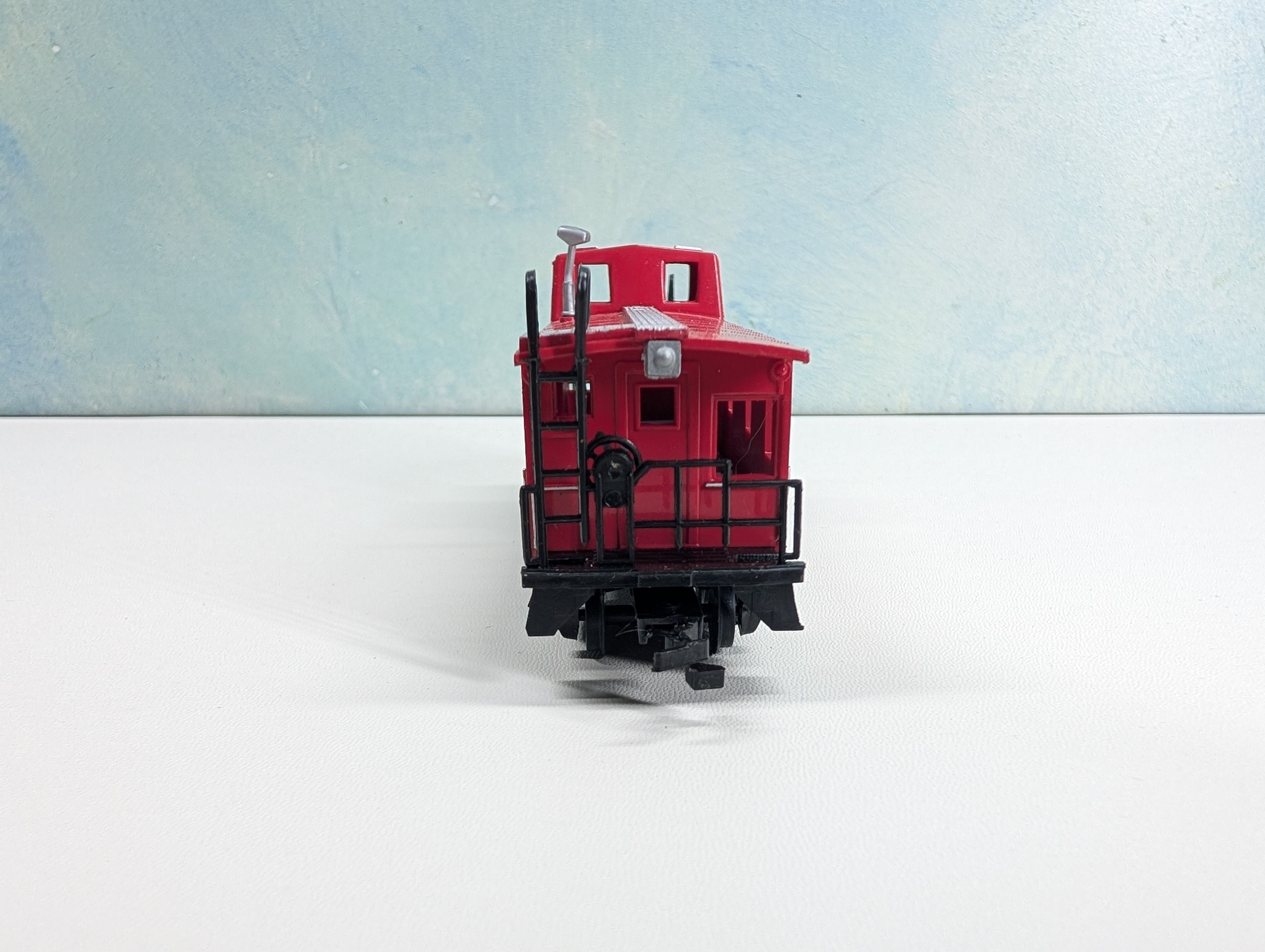 USED Bachmann HO Scale Billboard Caboose Hershey's Kisses