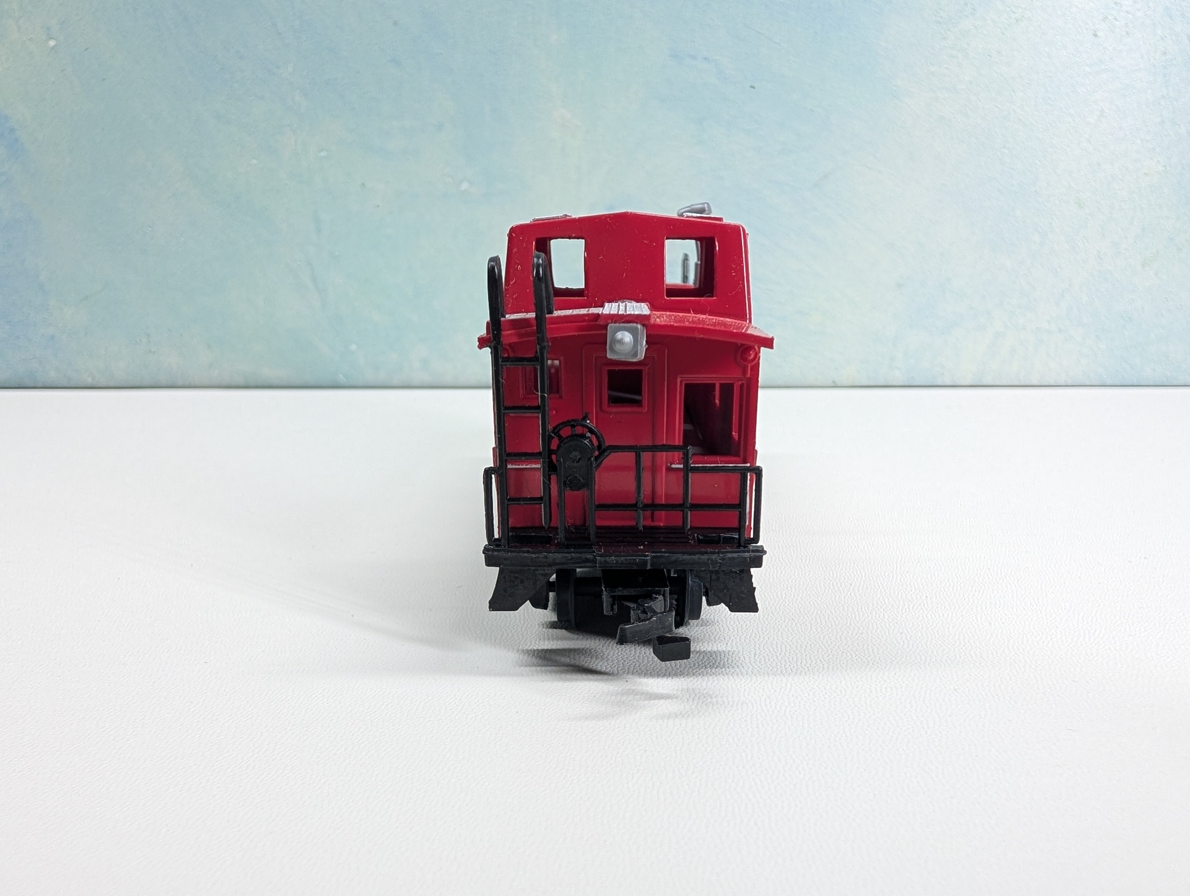 USED Bachmann HO Scale Billboard Caboose Hershey's Kisses