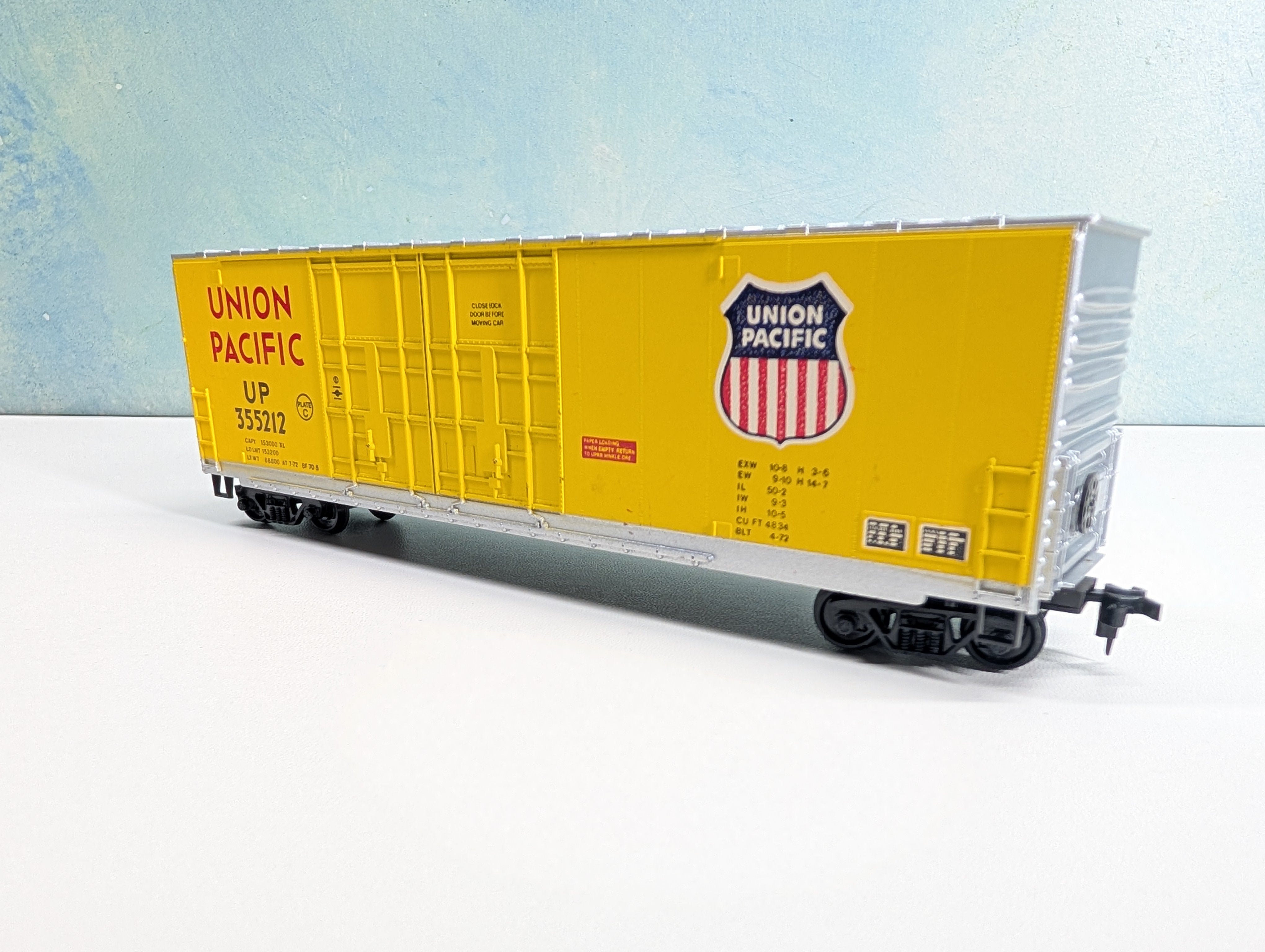 USED Roundhouse HO Scale 50' Box Car Union Pacific UP #355212