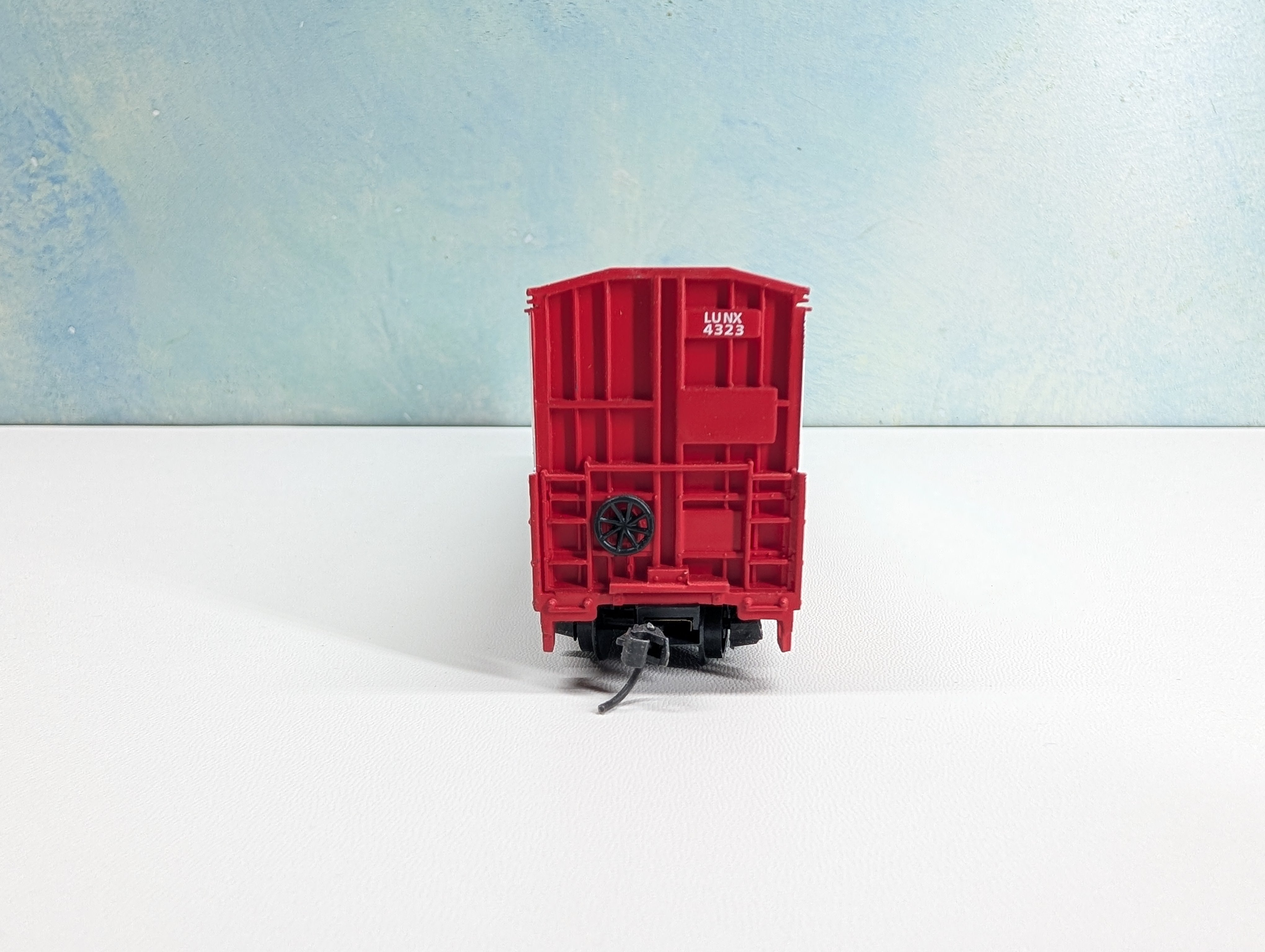 USED Life-Like HO Scale 54' Thrall Door Box Car MacMillan-Bloedell LUNX #4323