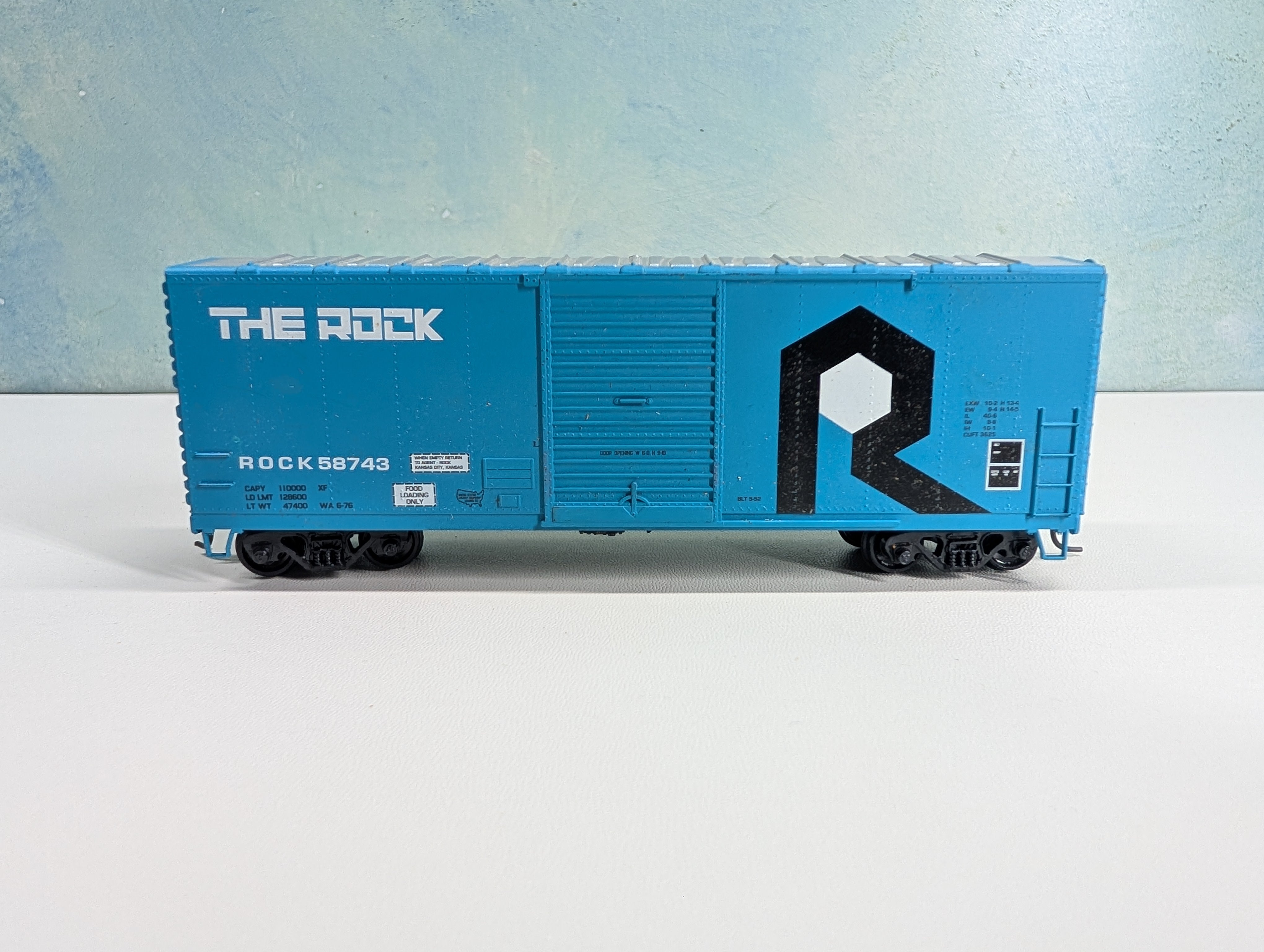 USED HO Scale 40' Box Car Rock #58743