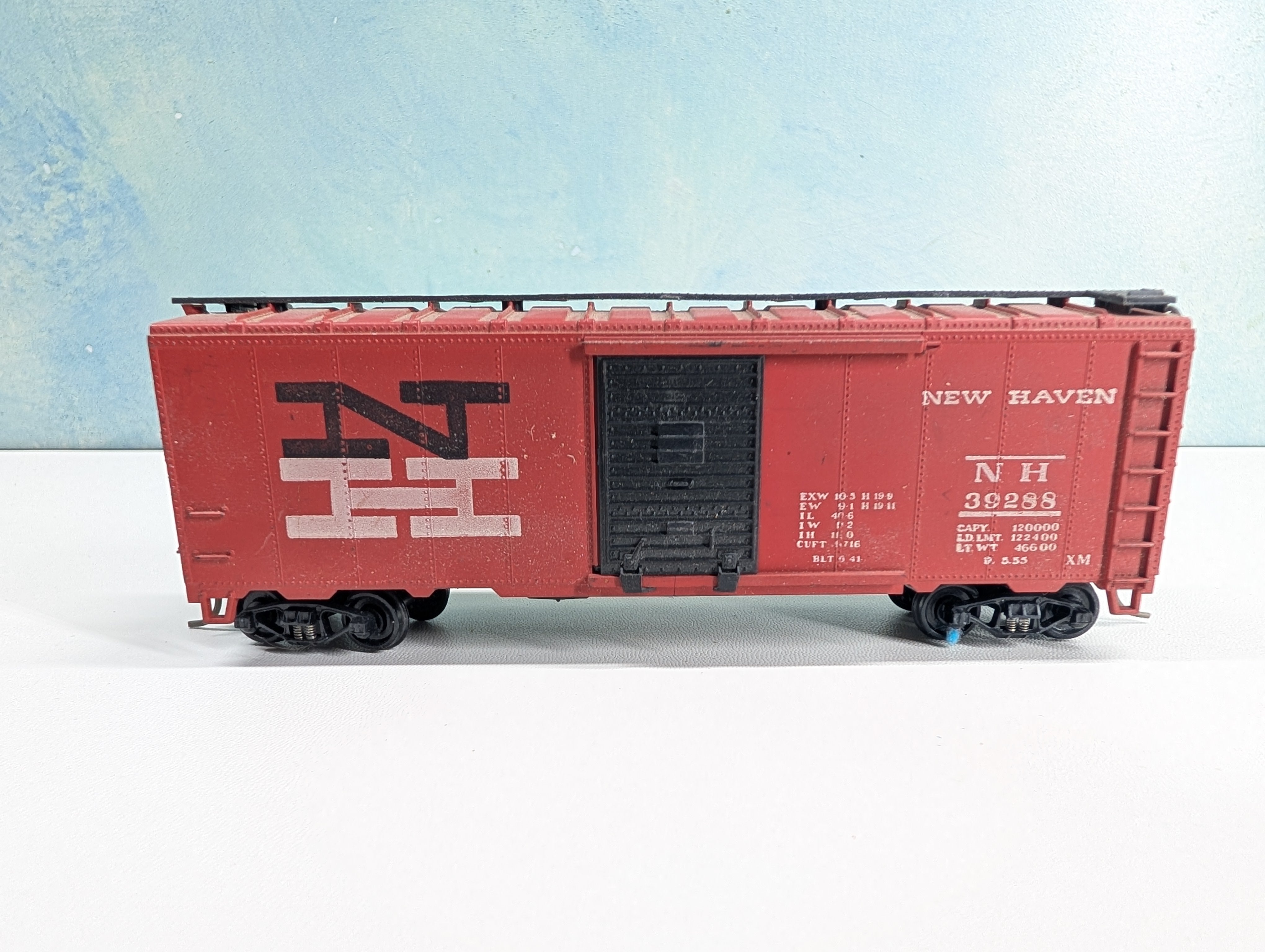 USED Athearn HO Scale 40' Box Car New Haven NH #39288