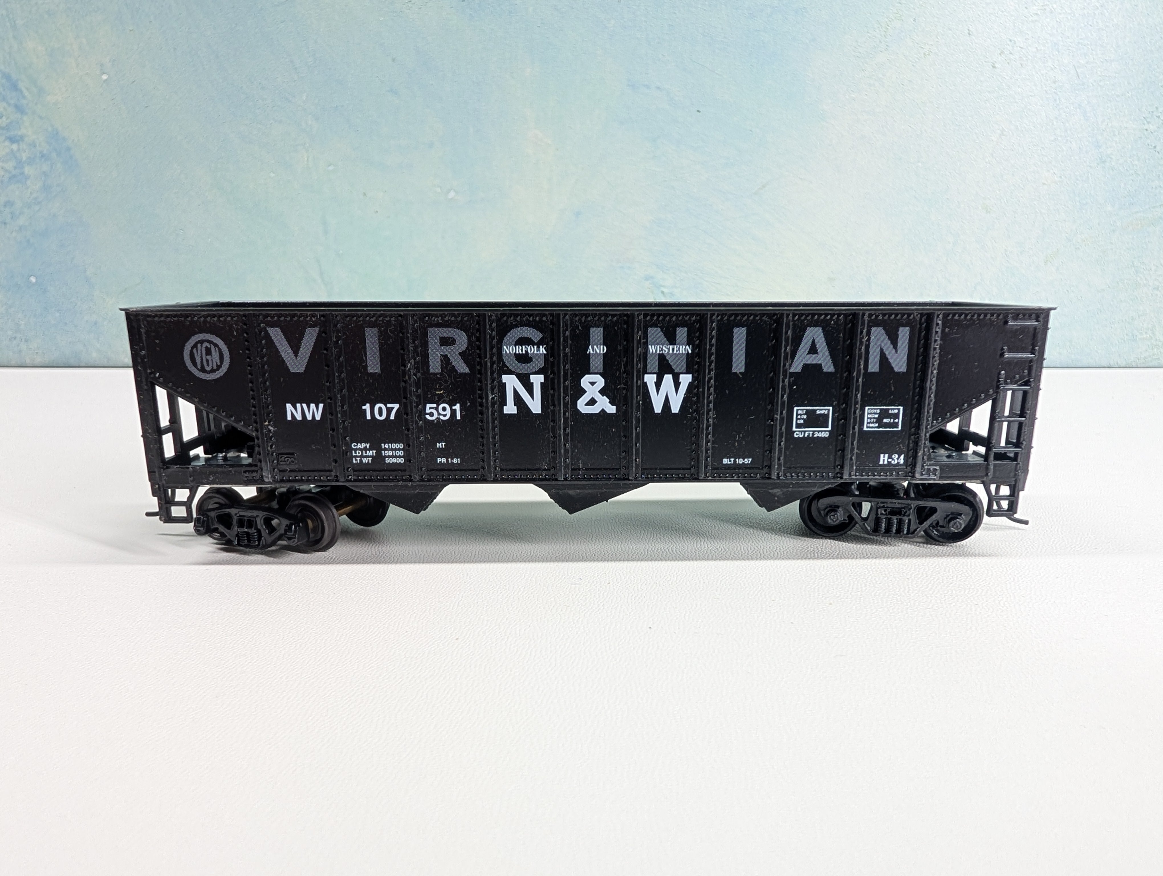 USED Roundhouse HO Scale 40' Rib-Side 3 Bay Hopper Norfolk & Western NW #107591 EX Virginian