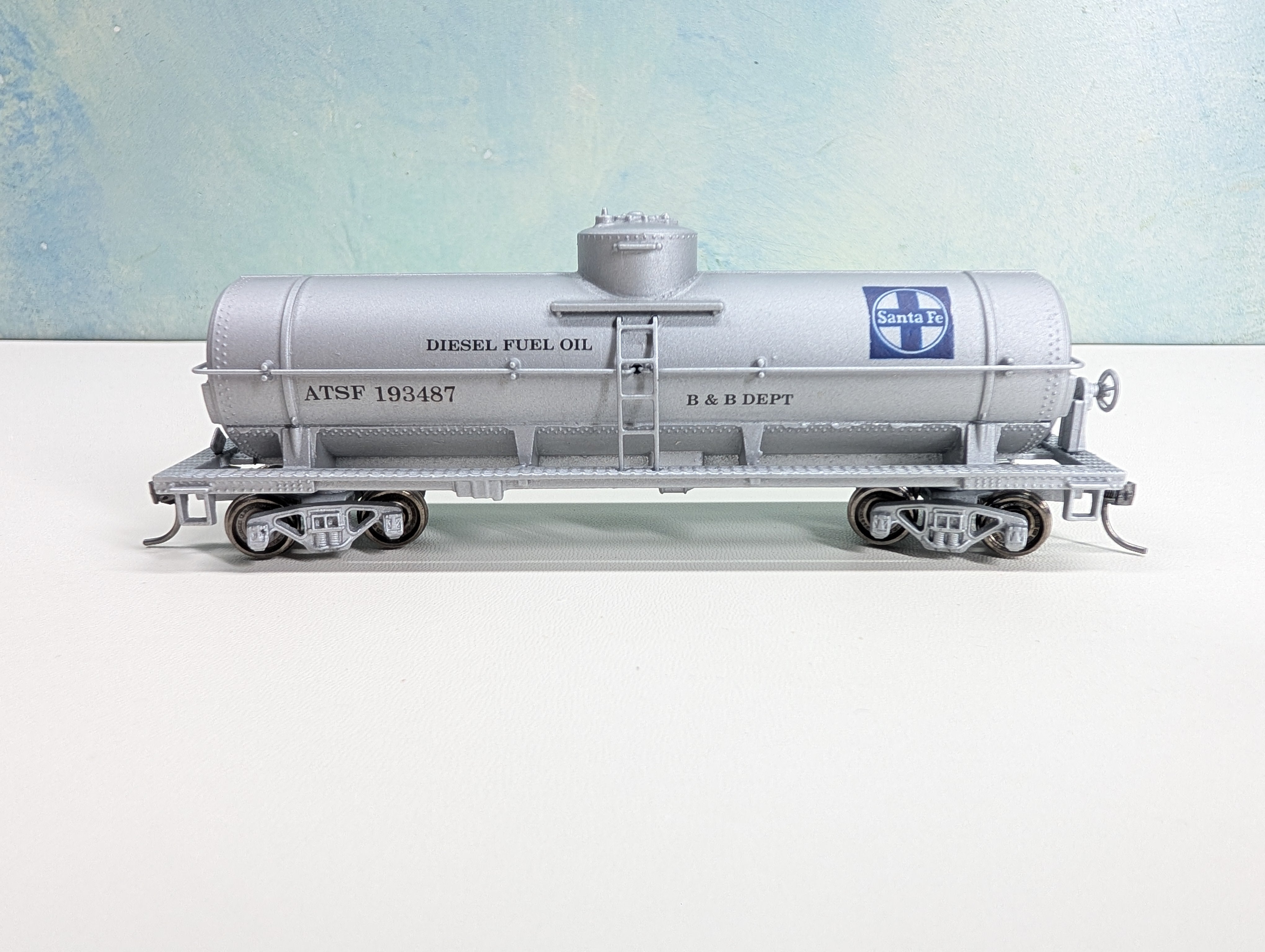 USED HO Scale Single Dome Tank Car Santa Fe ATSF #193487 Metal Wheels, B&B Dept., Decal