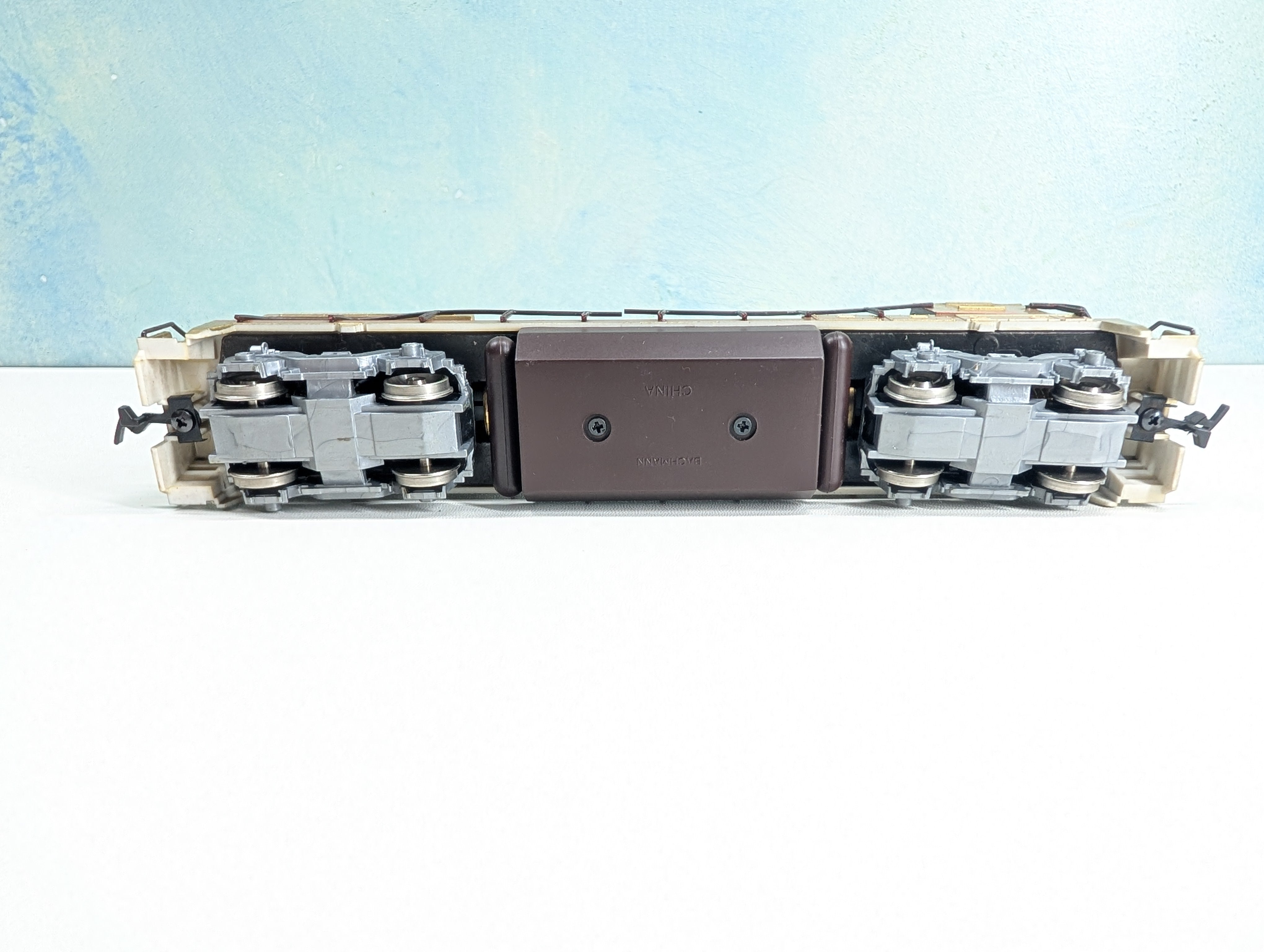 USED Bachmann HO Scale Diesel Locomotive Hershey's Special Dark Chocolate #1993 Tested! DC