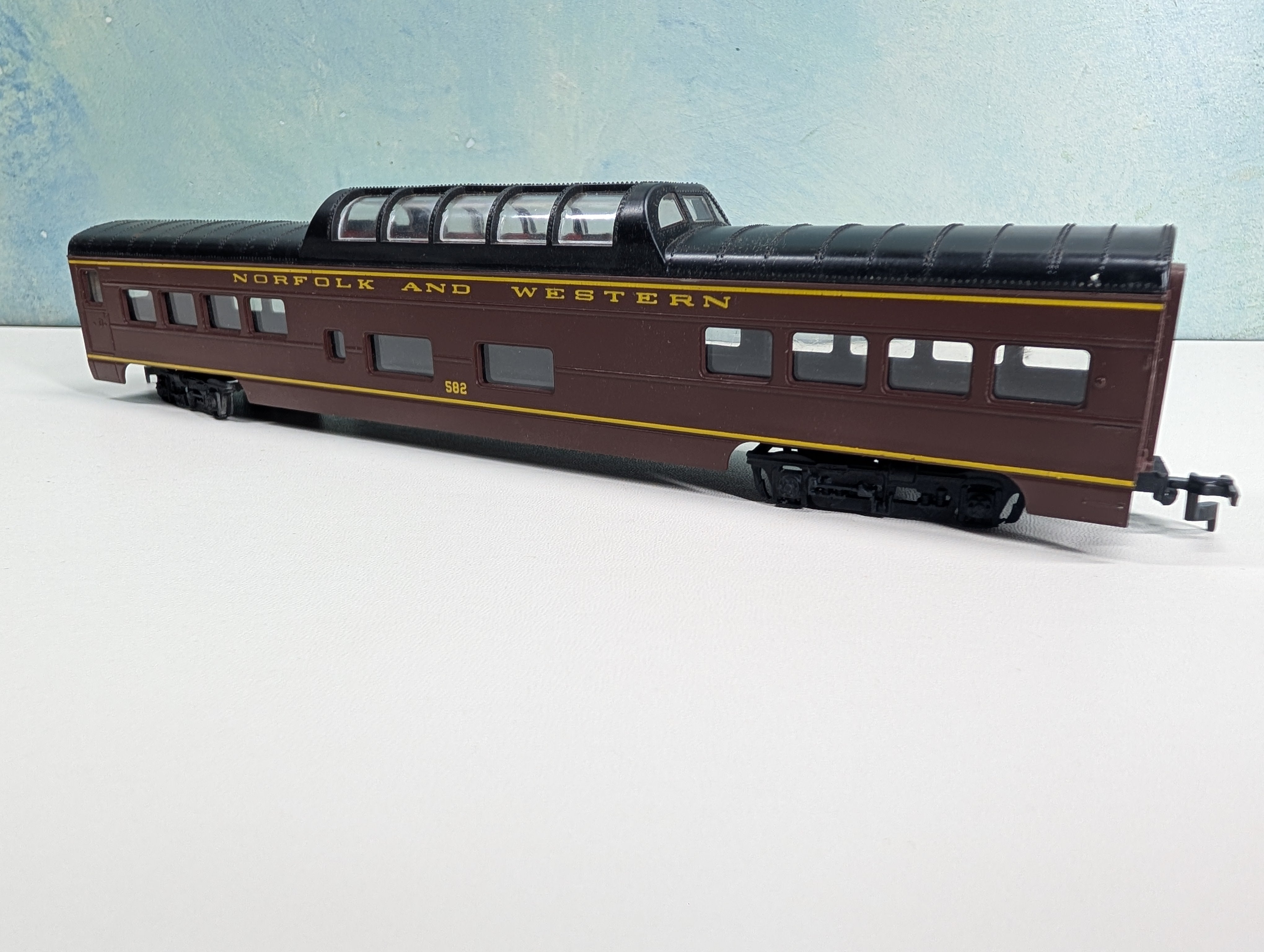 USED Con-Cor HO Scale Dome Passenger Car Norfolk & Western #582
