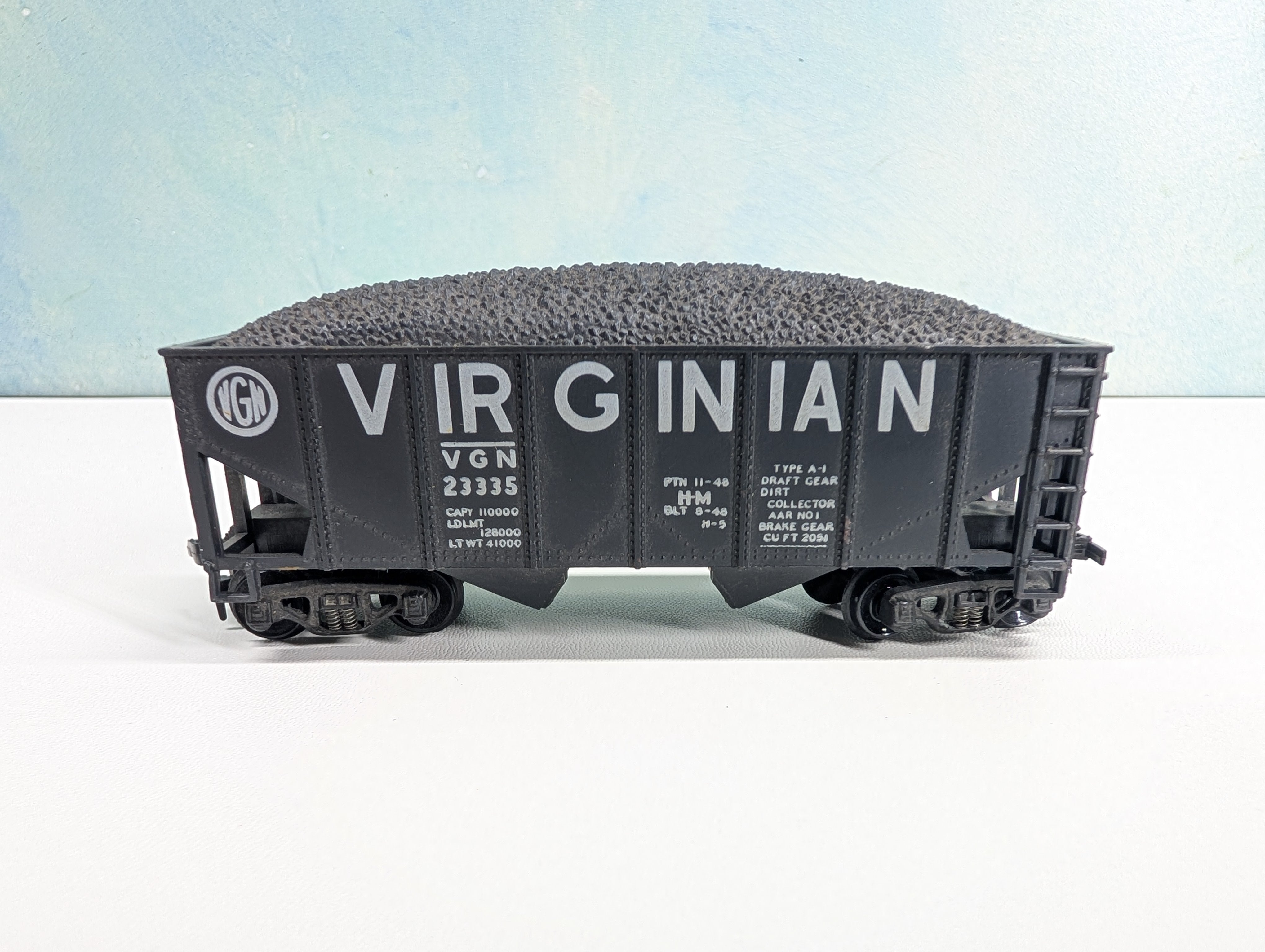 USED Varney HO Scale 2 Bay Hopper w/ Coal Virginian VGN #23335