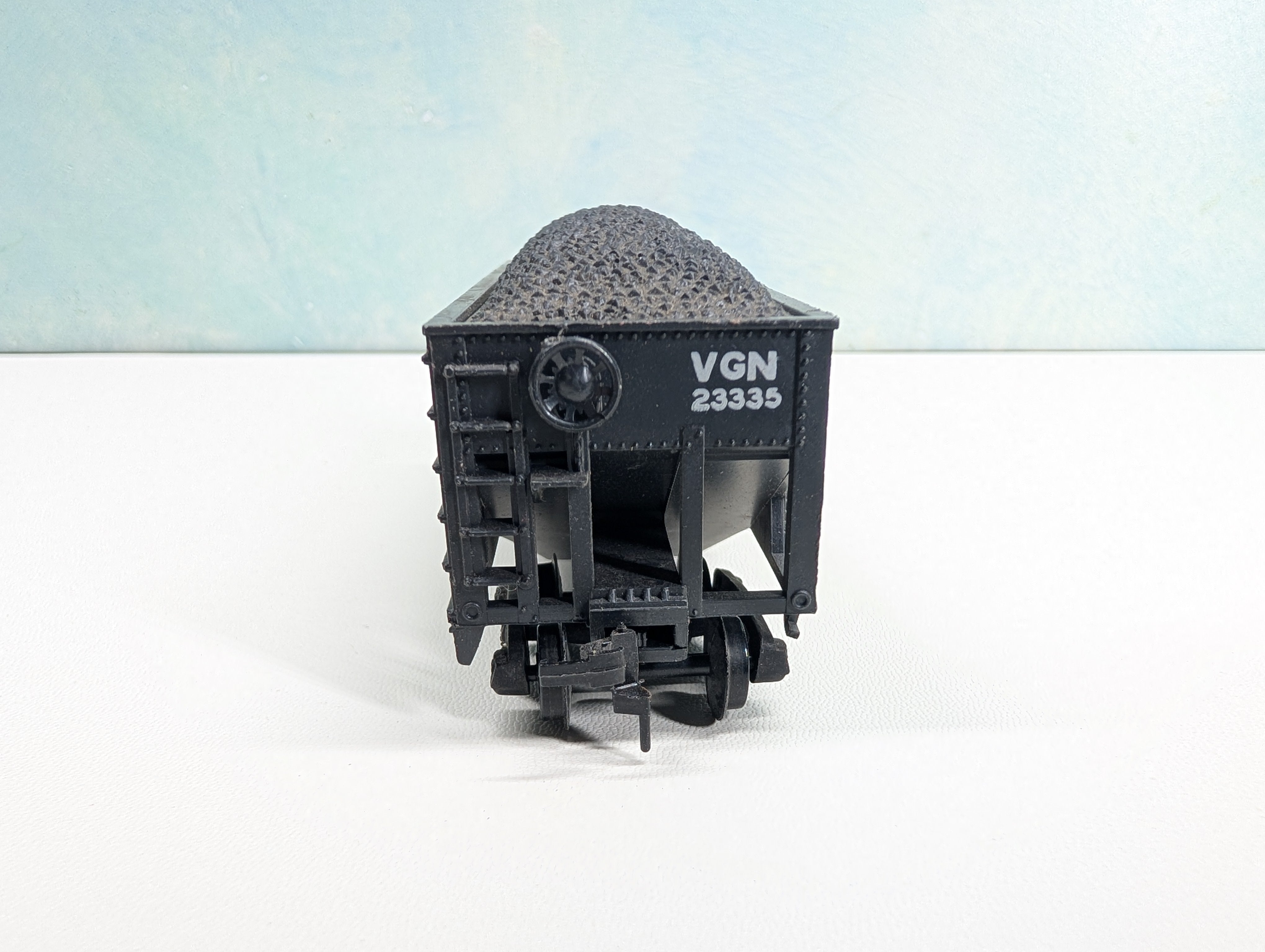 USED Varney HO Scale 2 Bay Hopper w/ Coal Virginian VGN #23335