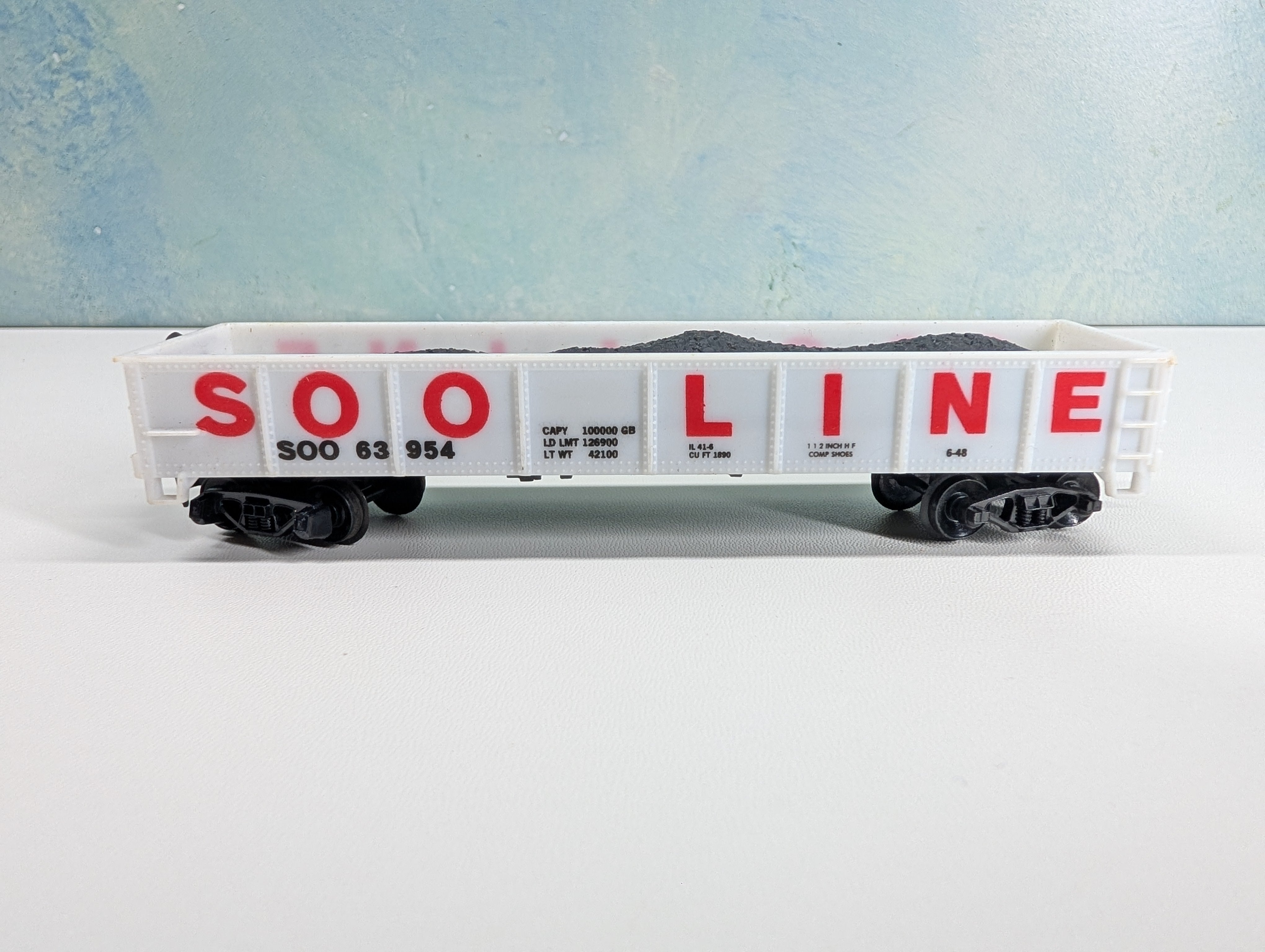 USED Life-Like HO Scale Gondola w/ Load SOO Line #63954